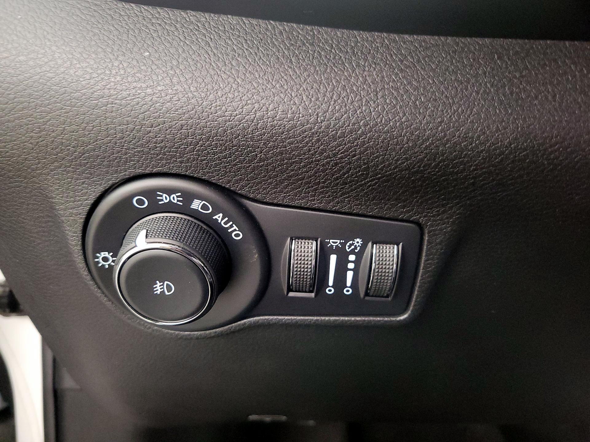 Thumbnail: 2023 Jeep Compass - 13