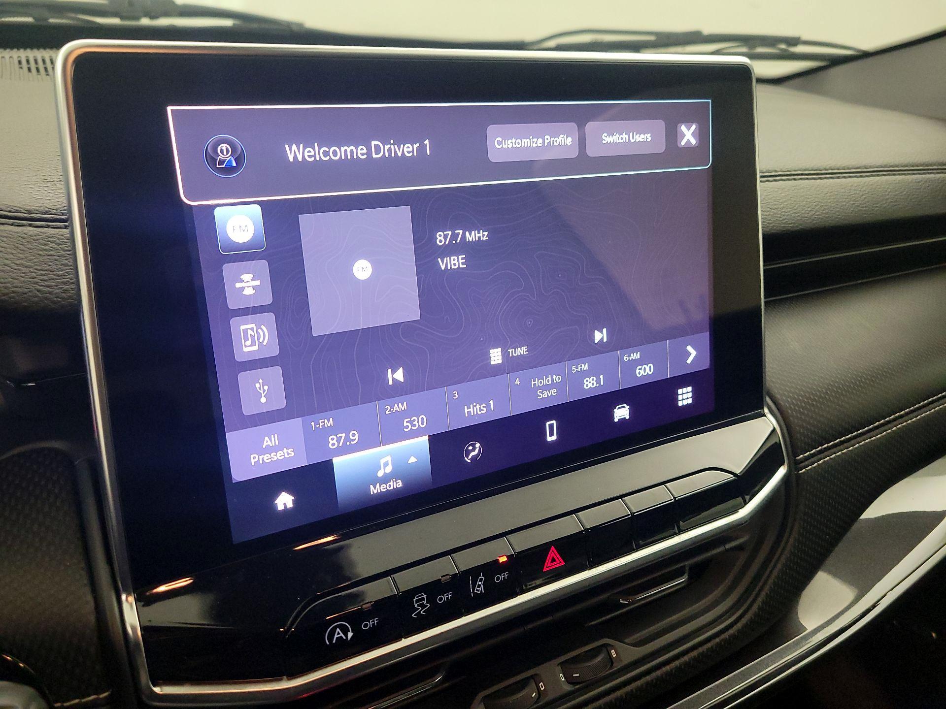 Thumbnail: 2023 Jeep Compass - 15