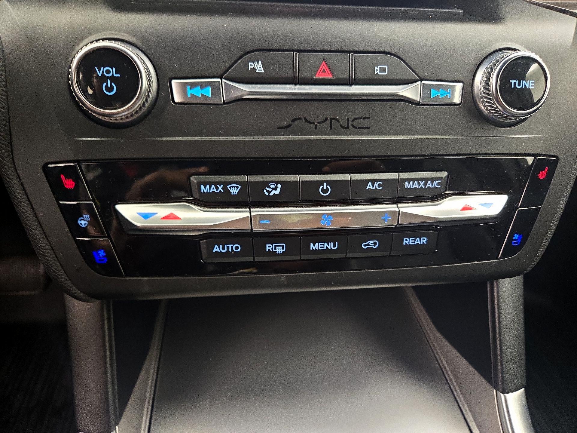 Thumbnail: 2020 Ford Explorer - 17