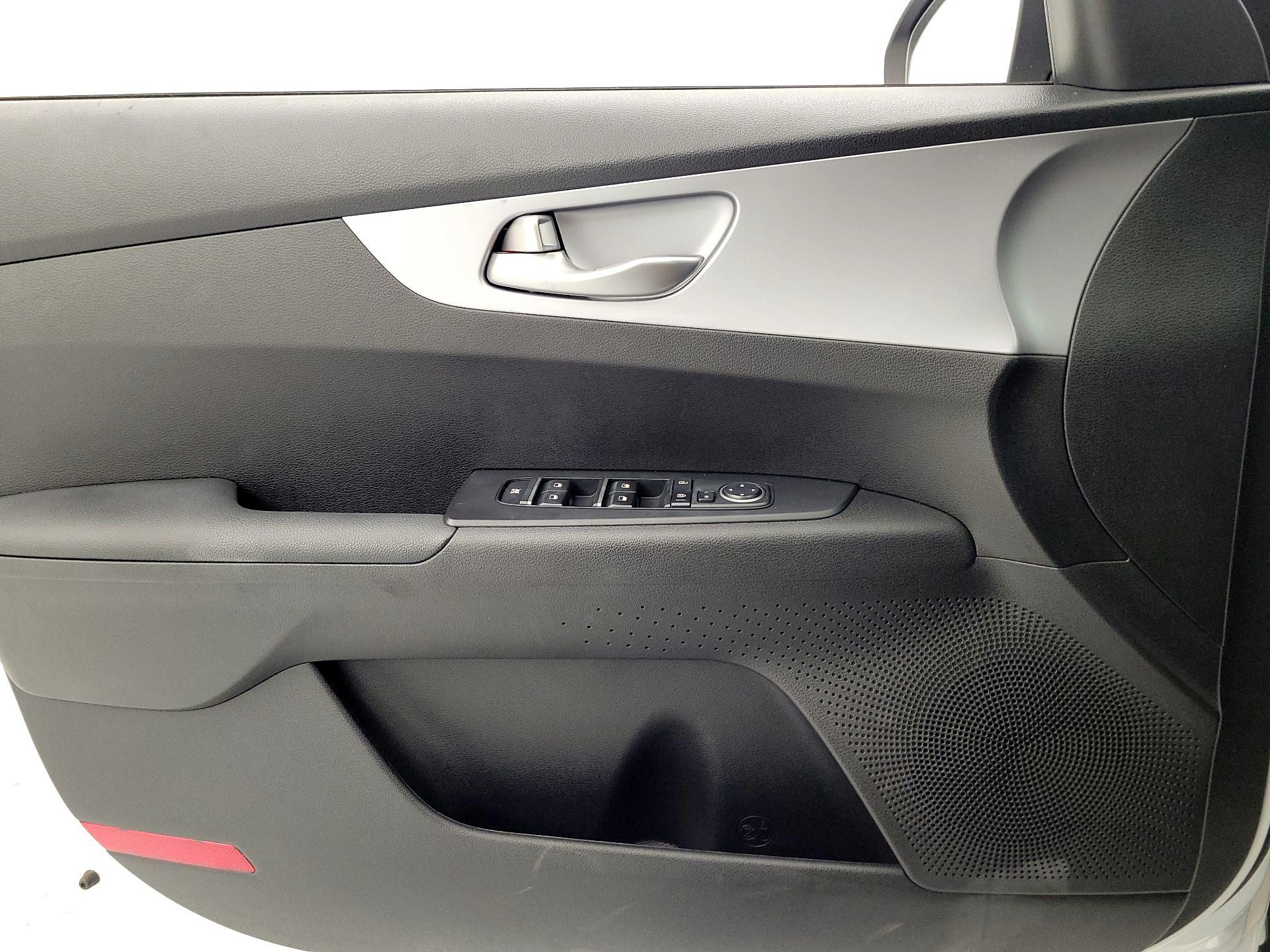 Thumbnail: 2023 Kia Forte - 12