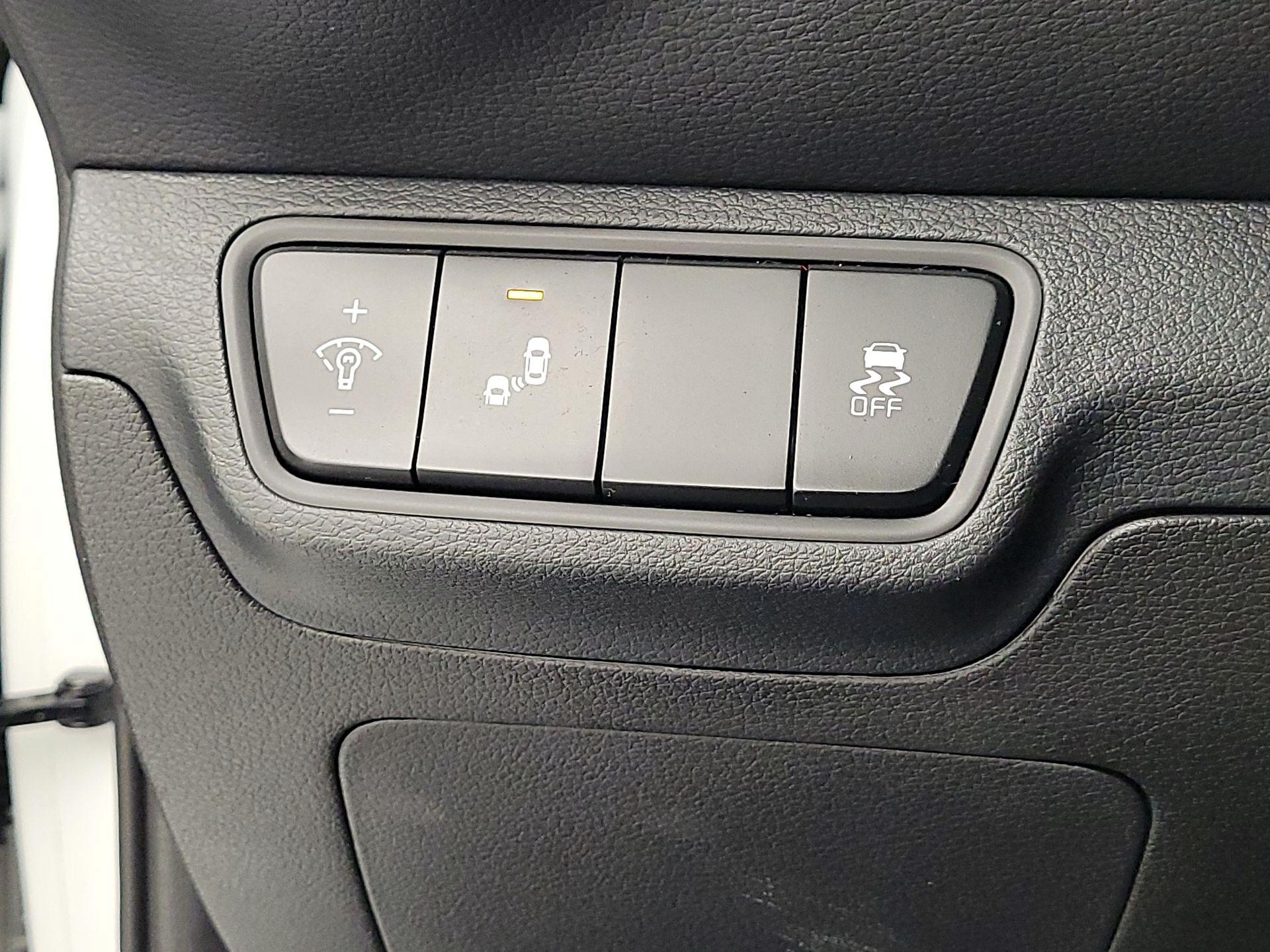 Thumbnail: 2023 Kia Forte - 13