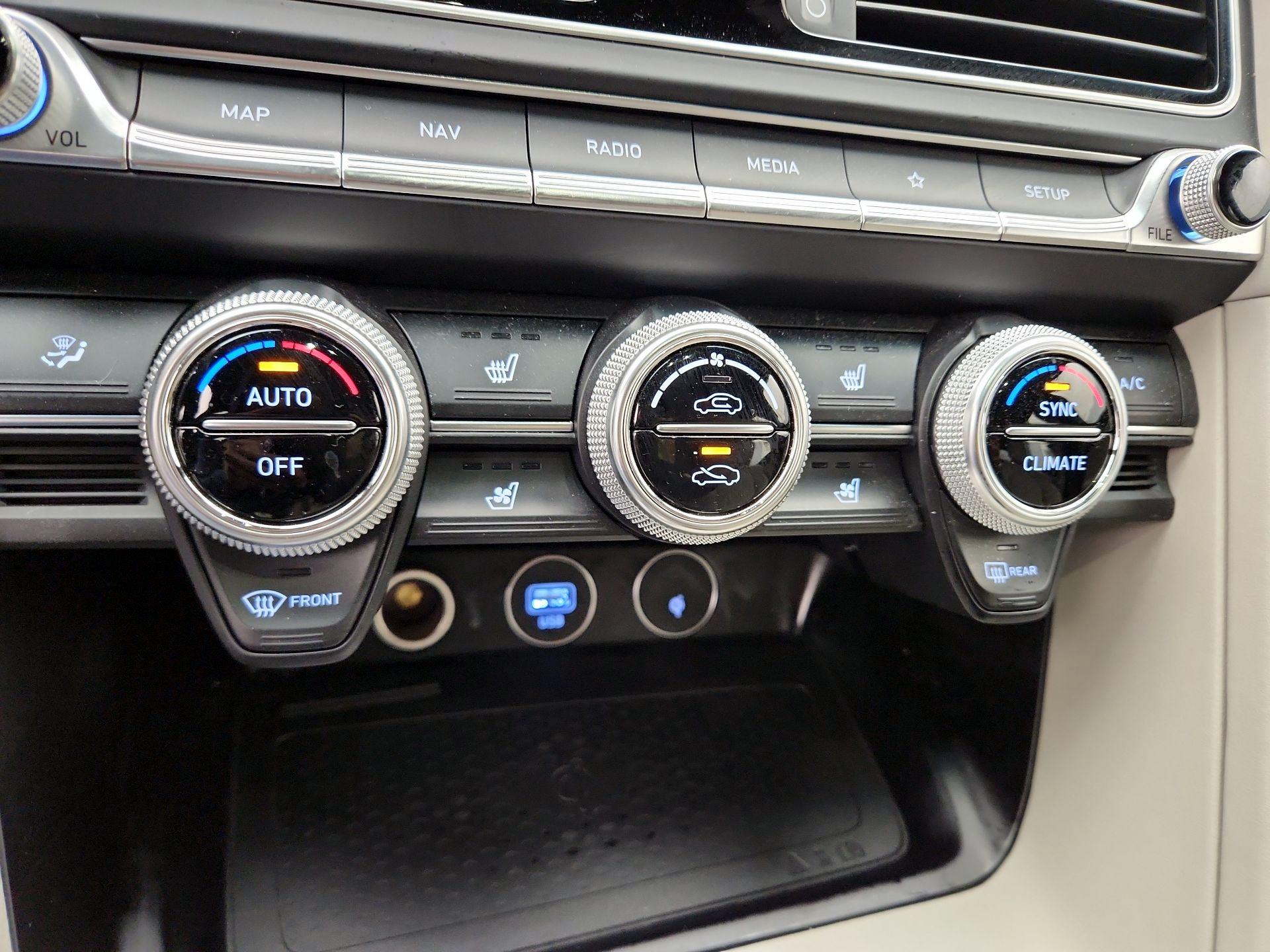 Thumbnail: 2023 Genesis G70 - 17