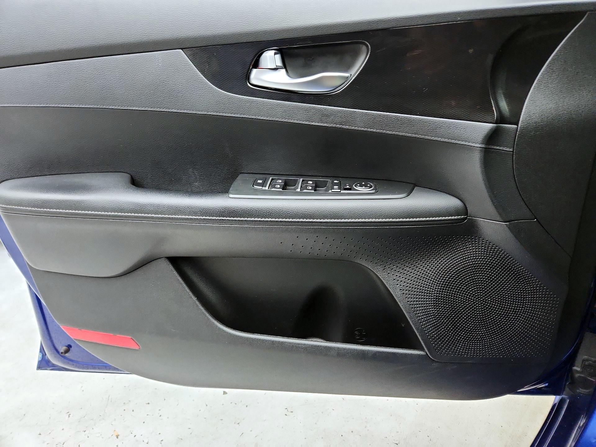 Thumbnail: 2021 Kia Forte - 12