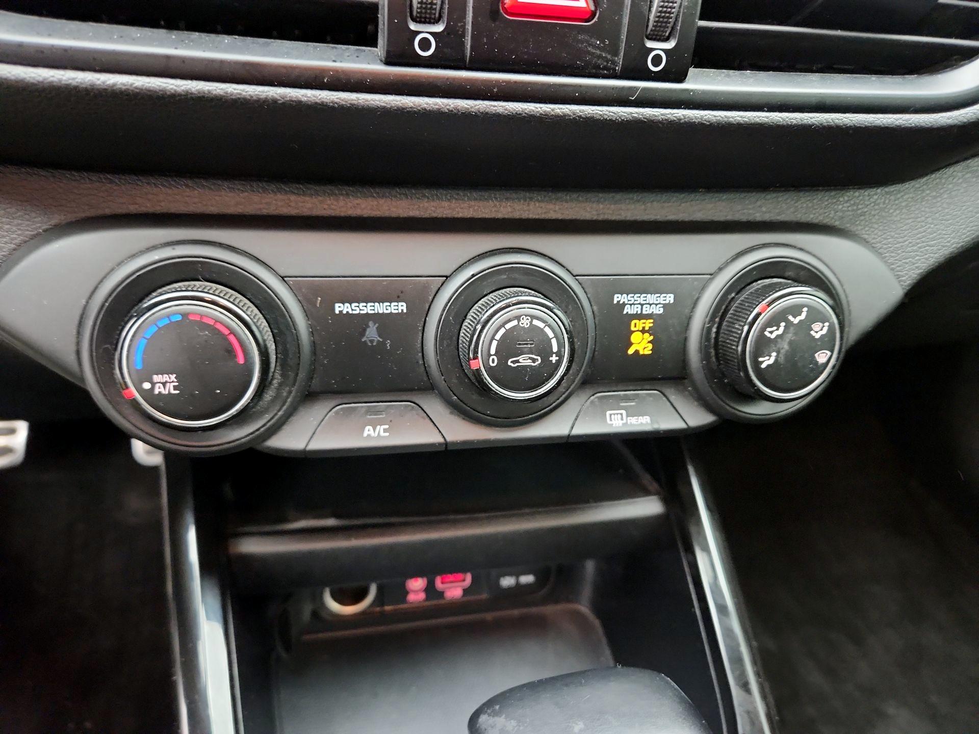 Thumbnail: 2021 Kia Forte - 16