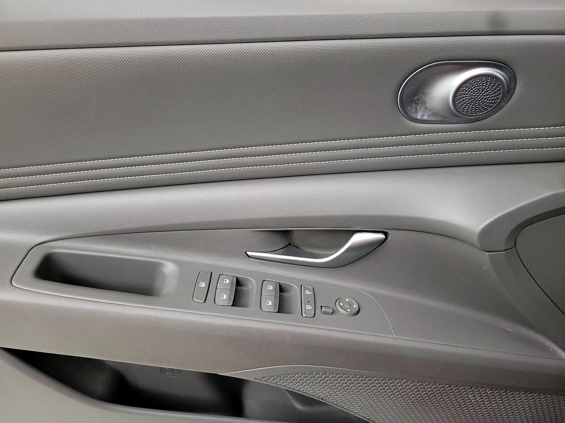 Thumbnail: 2023 Hyundai Elantra - 12