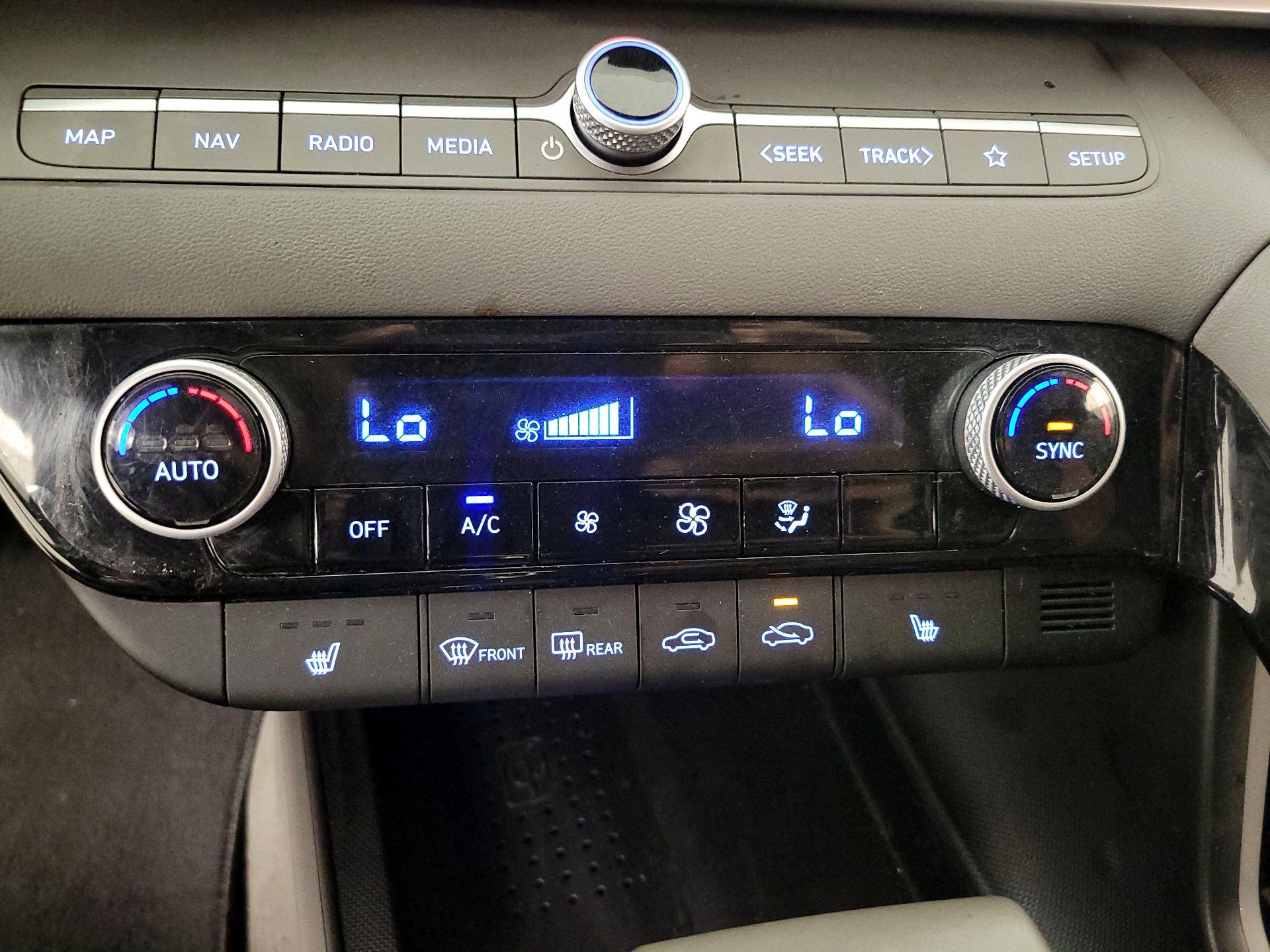 Thumbnail: 2023 Hyundai Elantra - 17