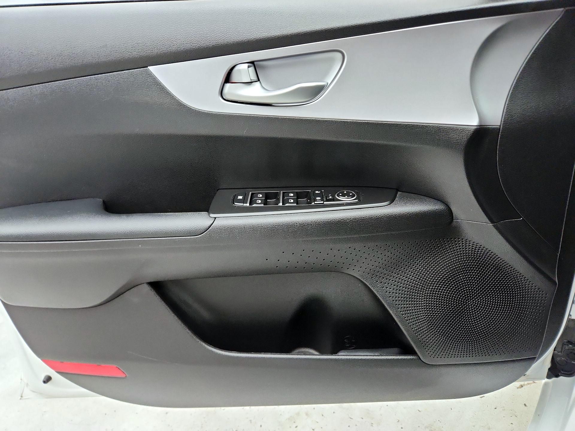 Thumbnail: 2024 Kia Forte - 12