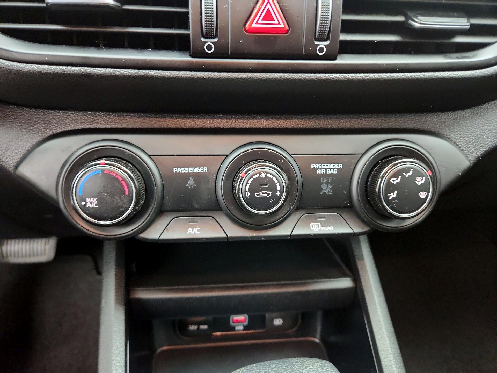 Thumbnail: 2024 Kia Forte - 16