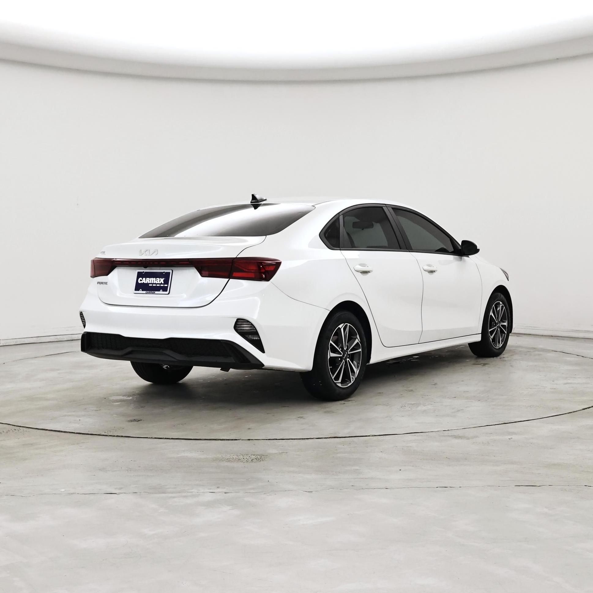 Thumbnail: 2024 Kia Forte - 8