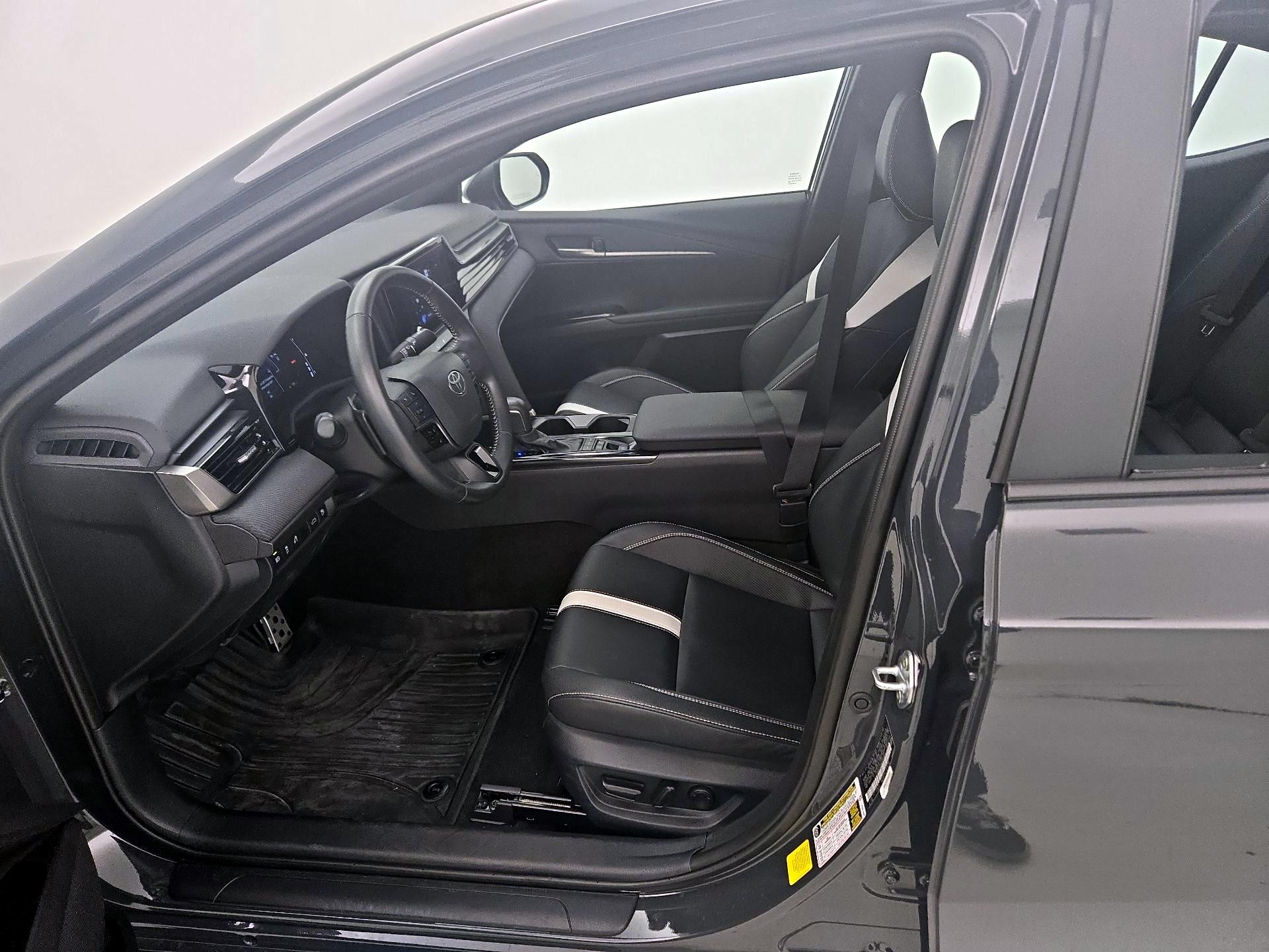 Thumbnail: 2025 Toyota Camry - 11