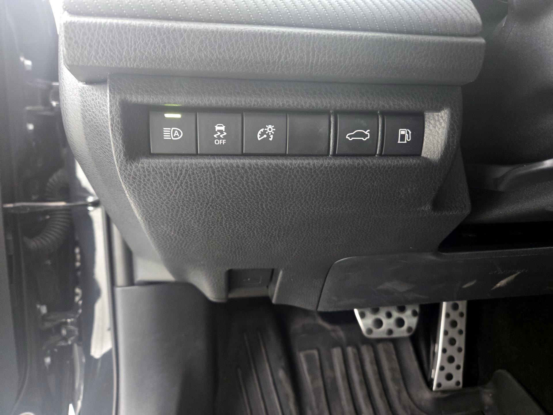 Thumbnail: 2025 Toyota Camry - 13