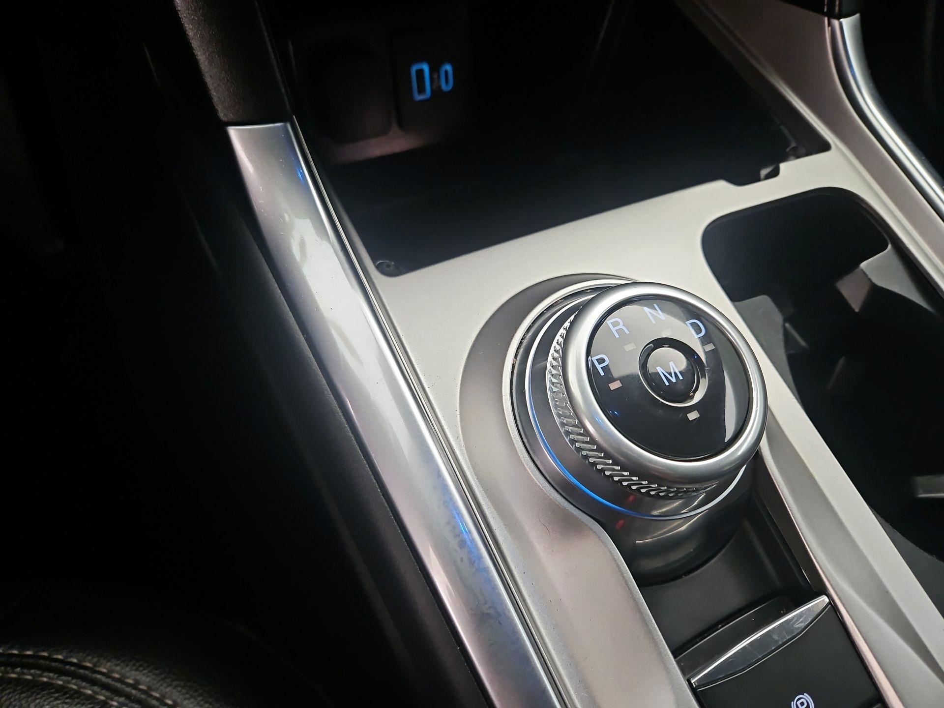 Thumbnail: 2020 Ford Explorer - 18