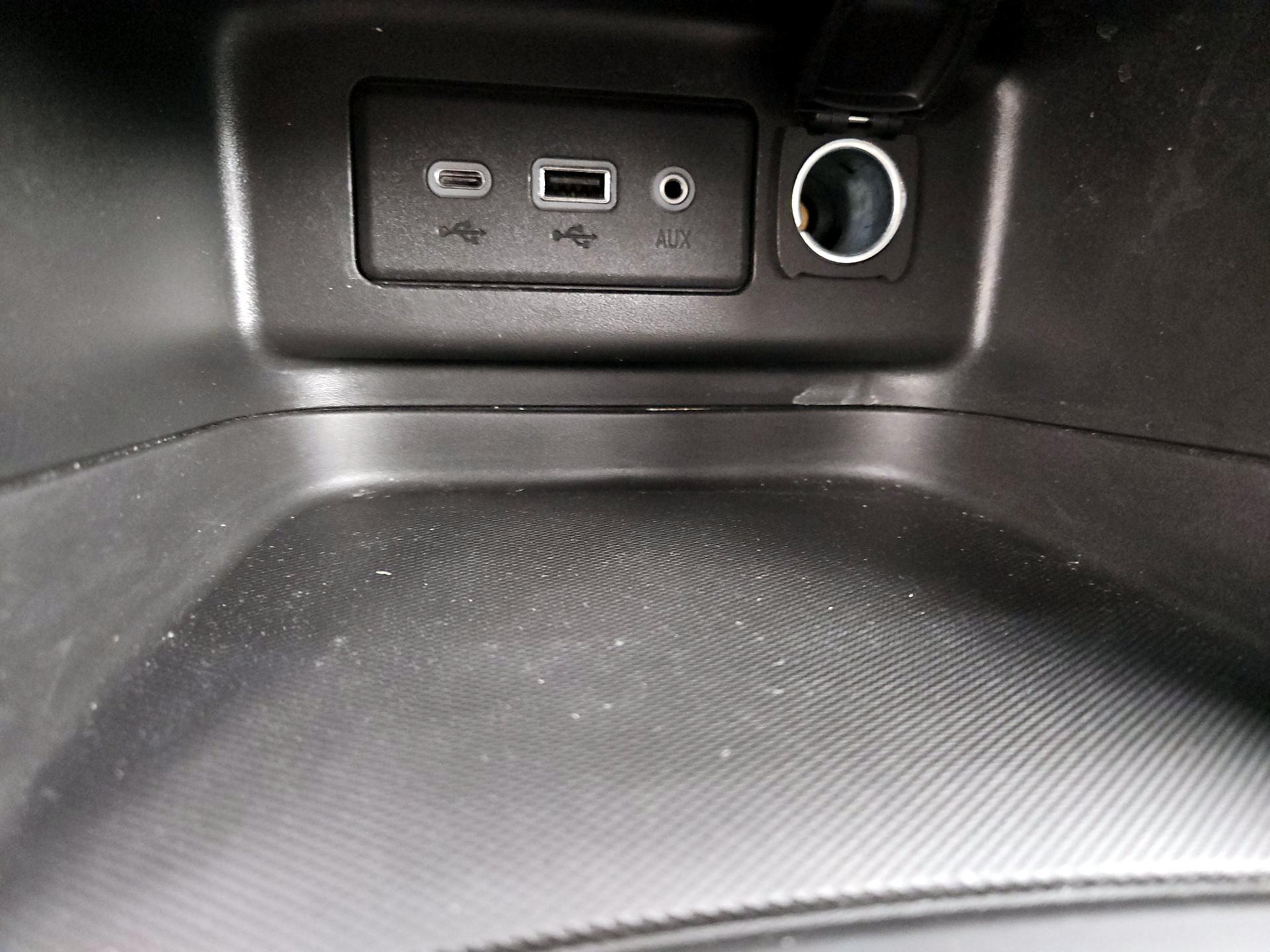 Thumbnail: 2023 Chevrolet Equinox - 18