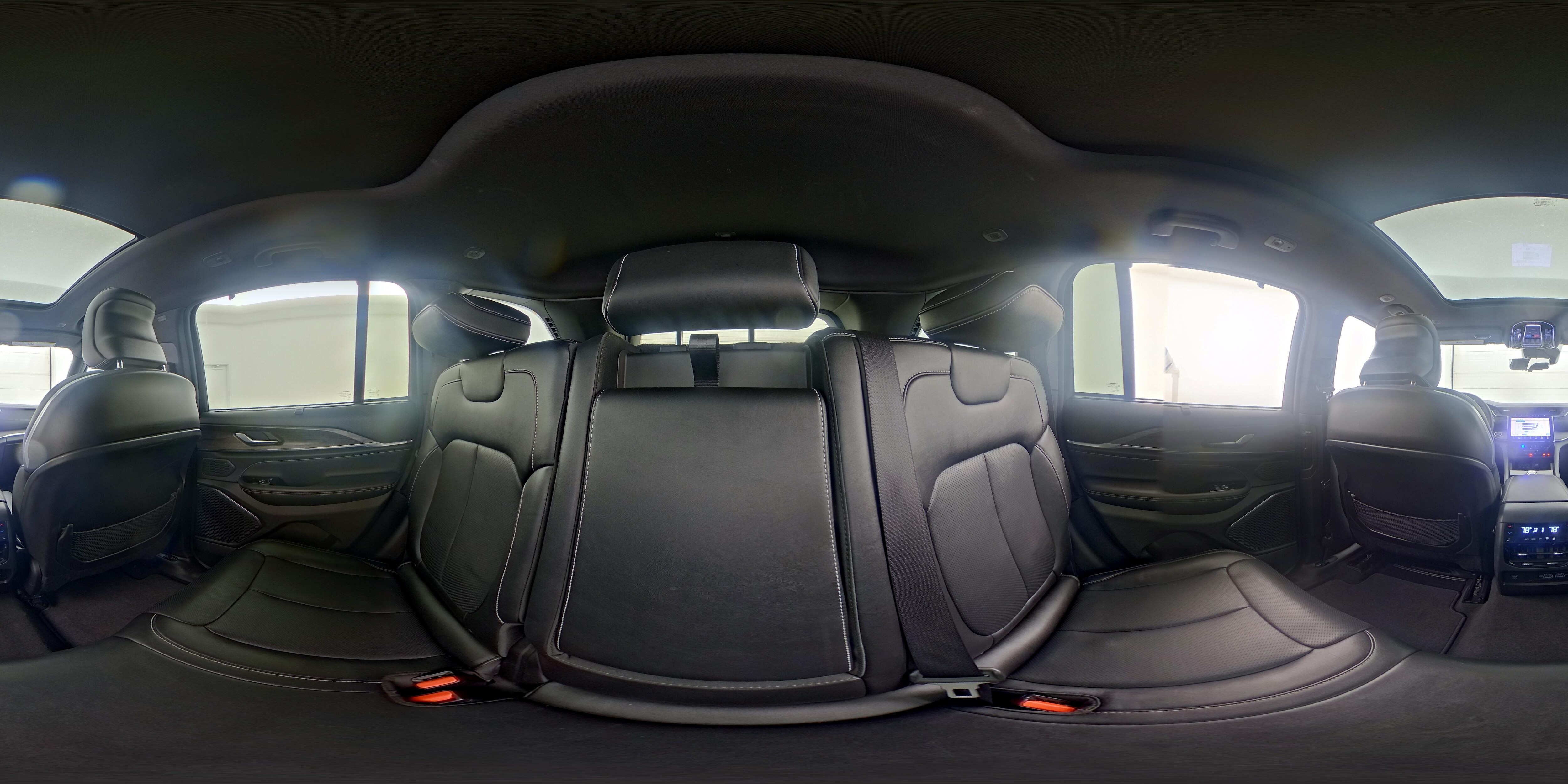 2023 Jeep Grand Cherokee Overland - Photo 25