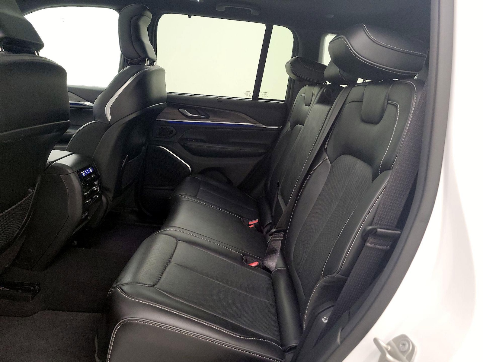 2023 Jeep Grand Cherokee Overland - Photo 20