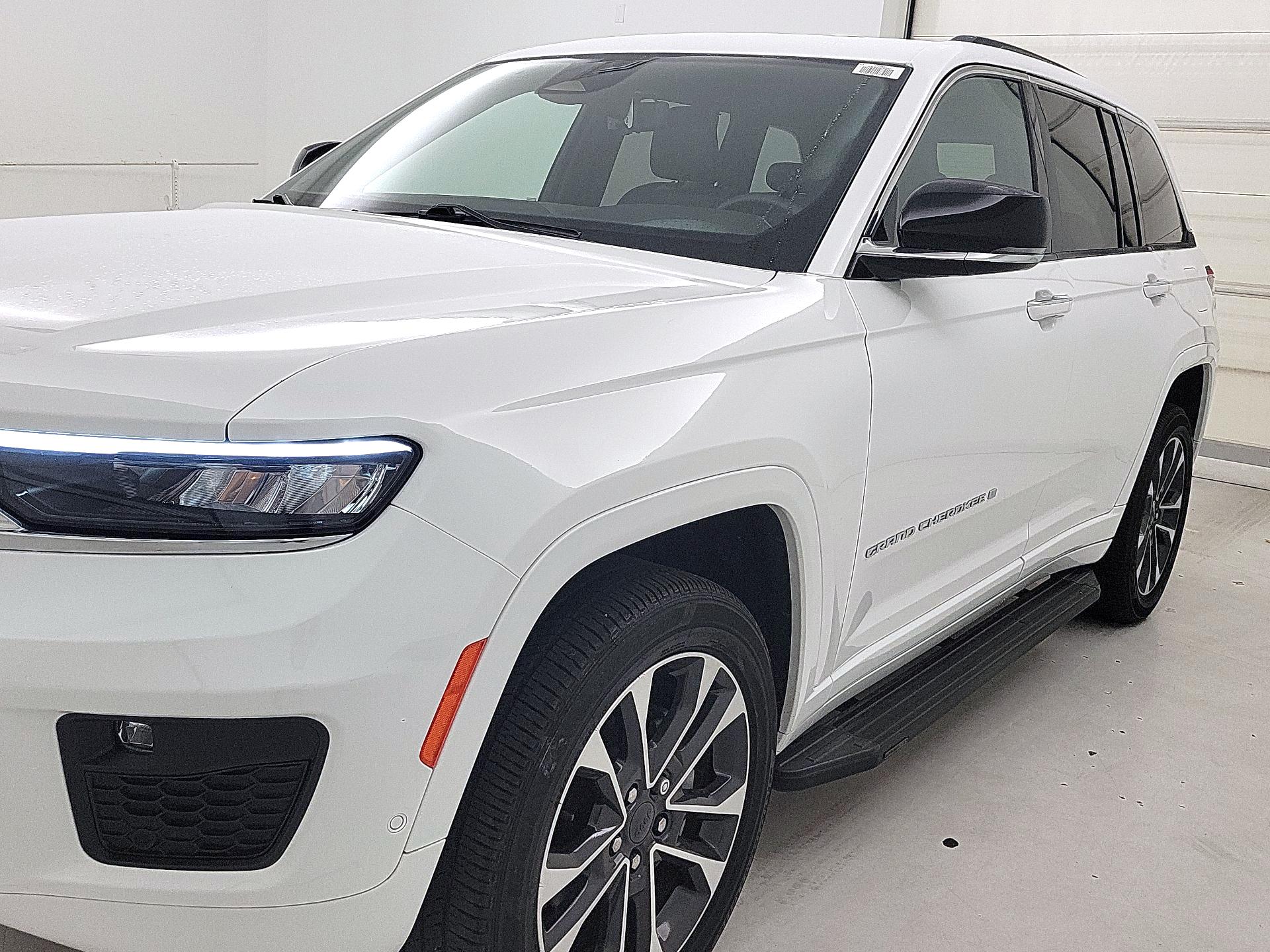 Thumbnail: 2023 Jeep Grand Cherokee - 3