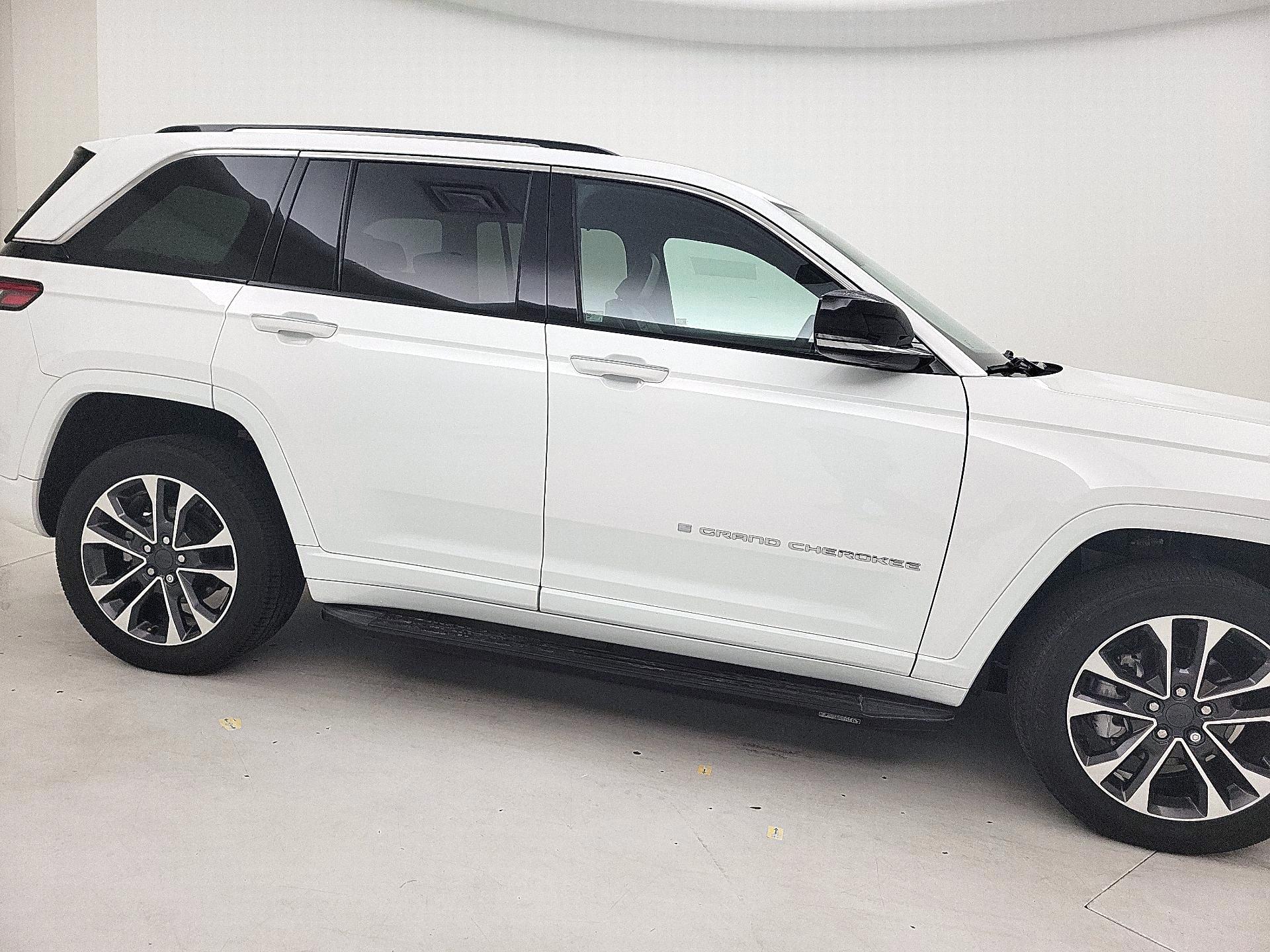 Thumbnail: 2023 Jeep Grand Cherokee - 4