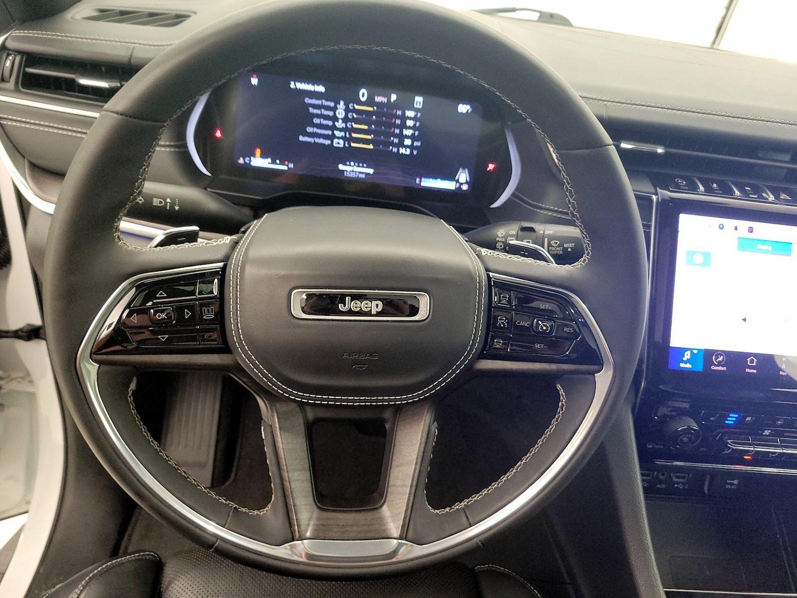 2023 Jeep Grand Cherokee Overland - Photo 9