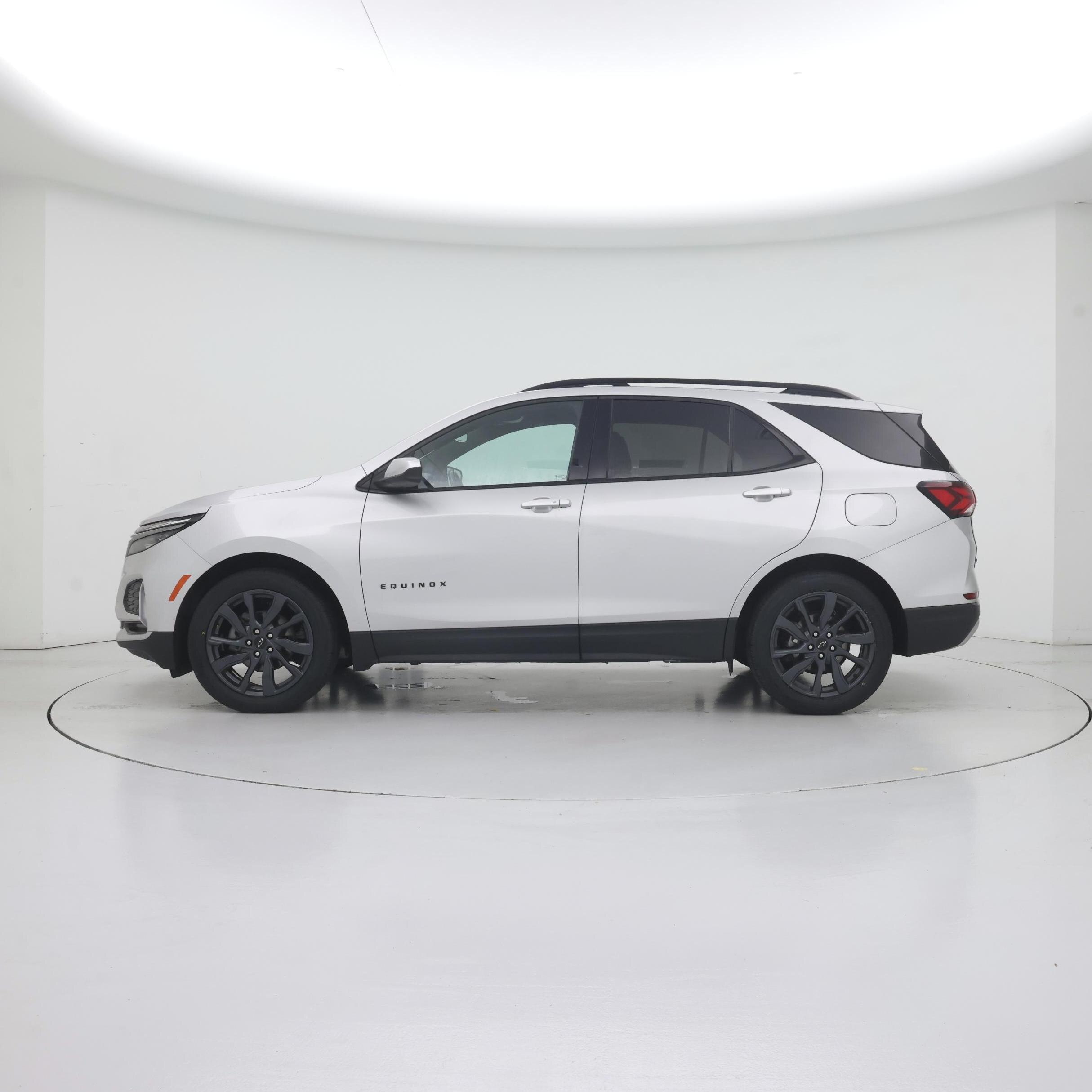Thumbnail: 2022 Chevrolet Equinox - 3