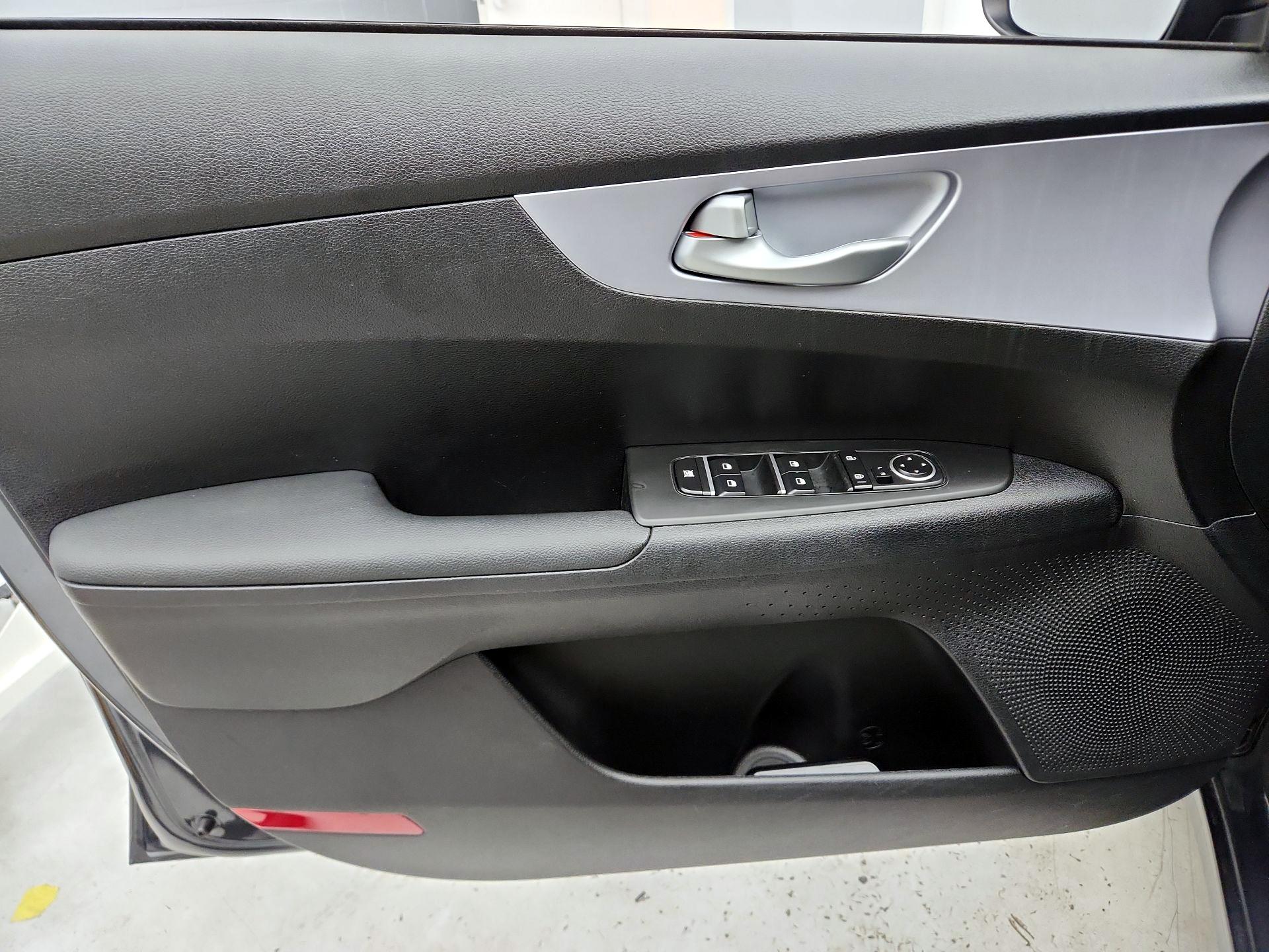 Thumbnail: 2024 Kia Forte - 12