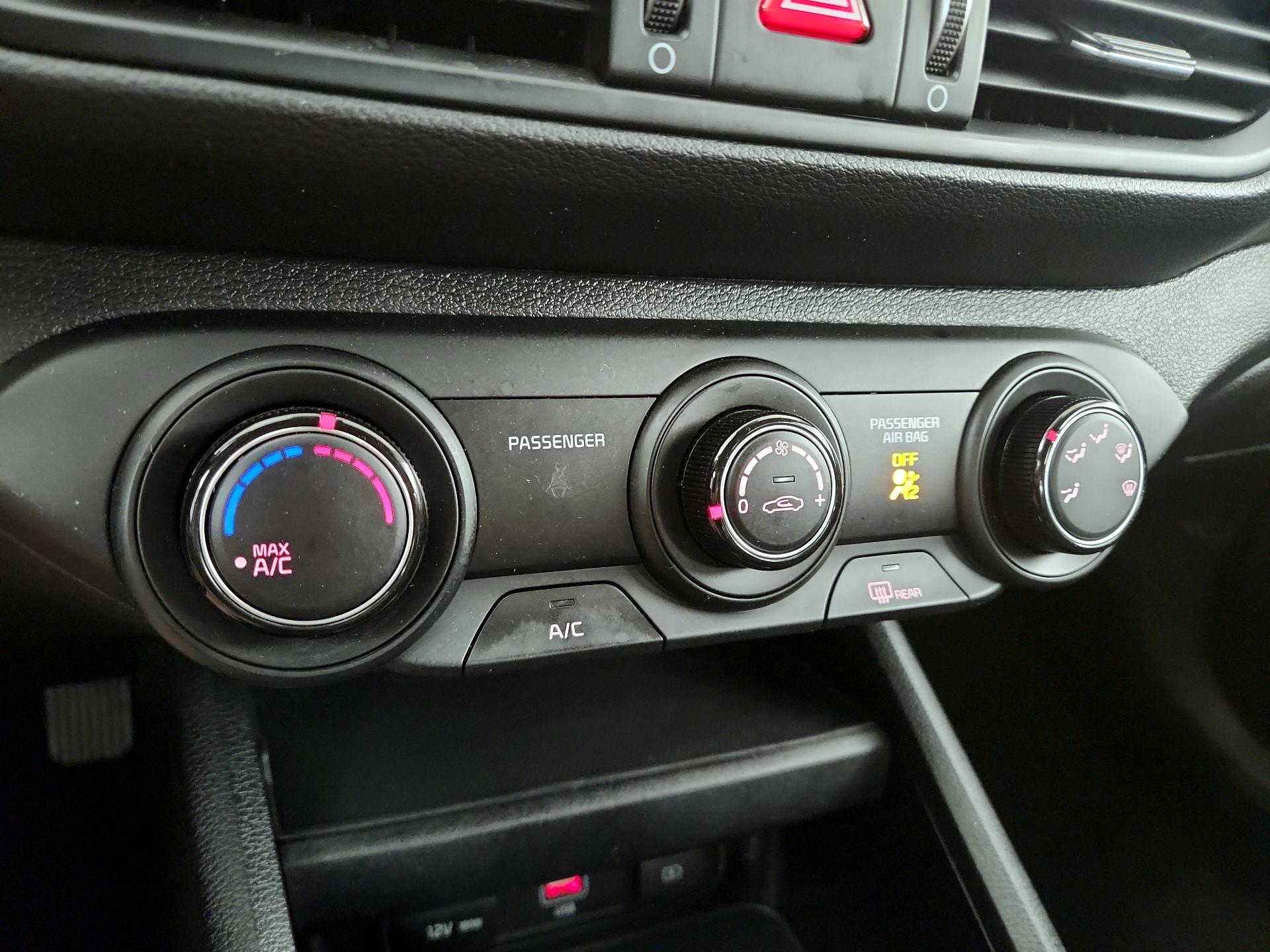 Thumbnail: 2024 Kia Forte - 16