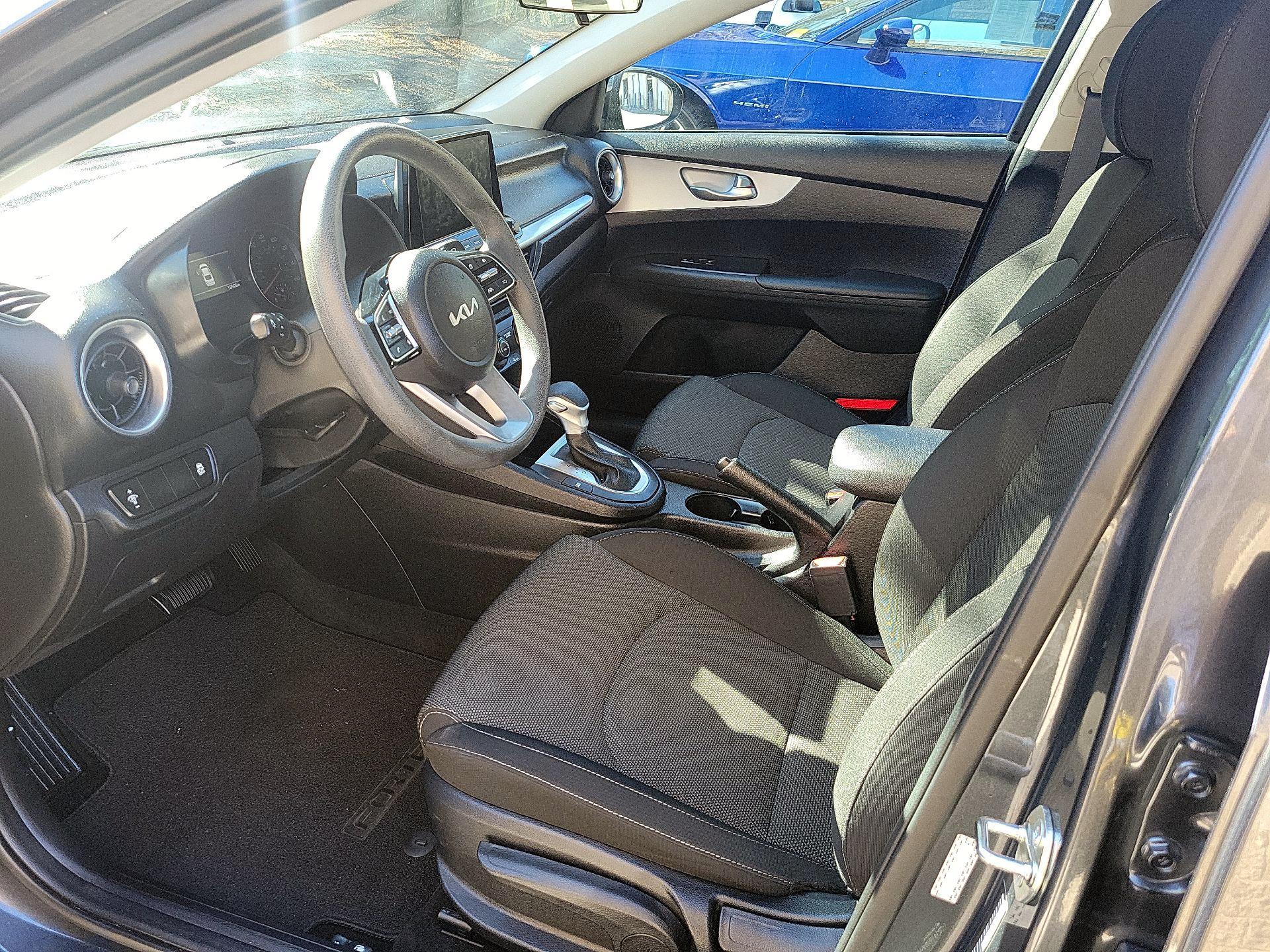 Thumbnail: 2024 Kia Forte - 9