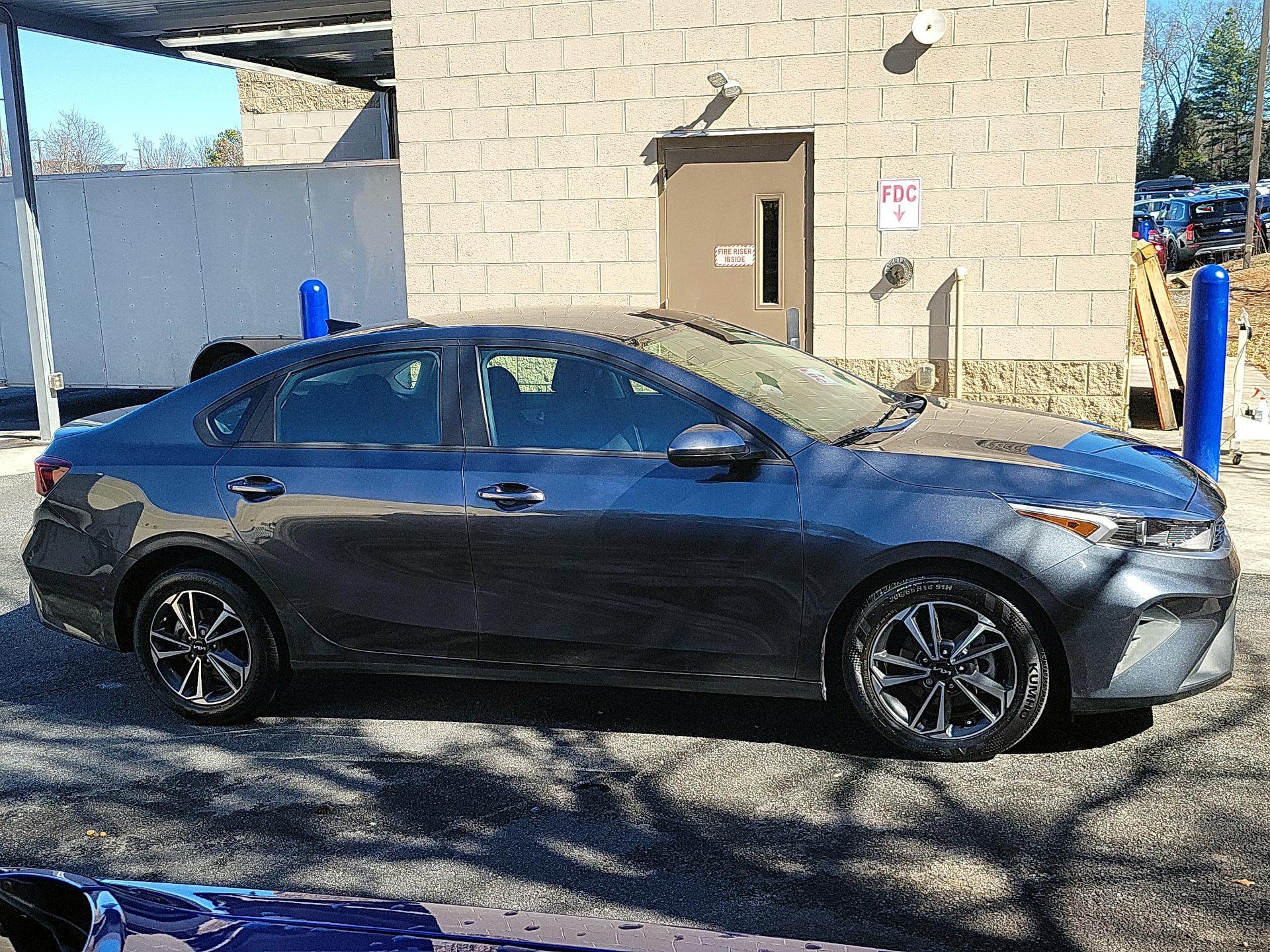 Thumbnail: 2024 Kia Forte - 4