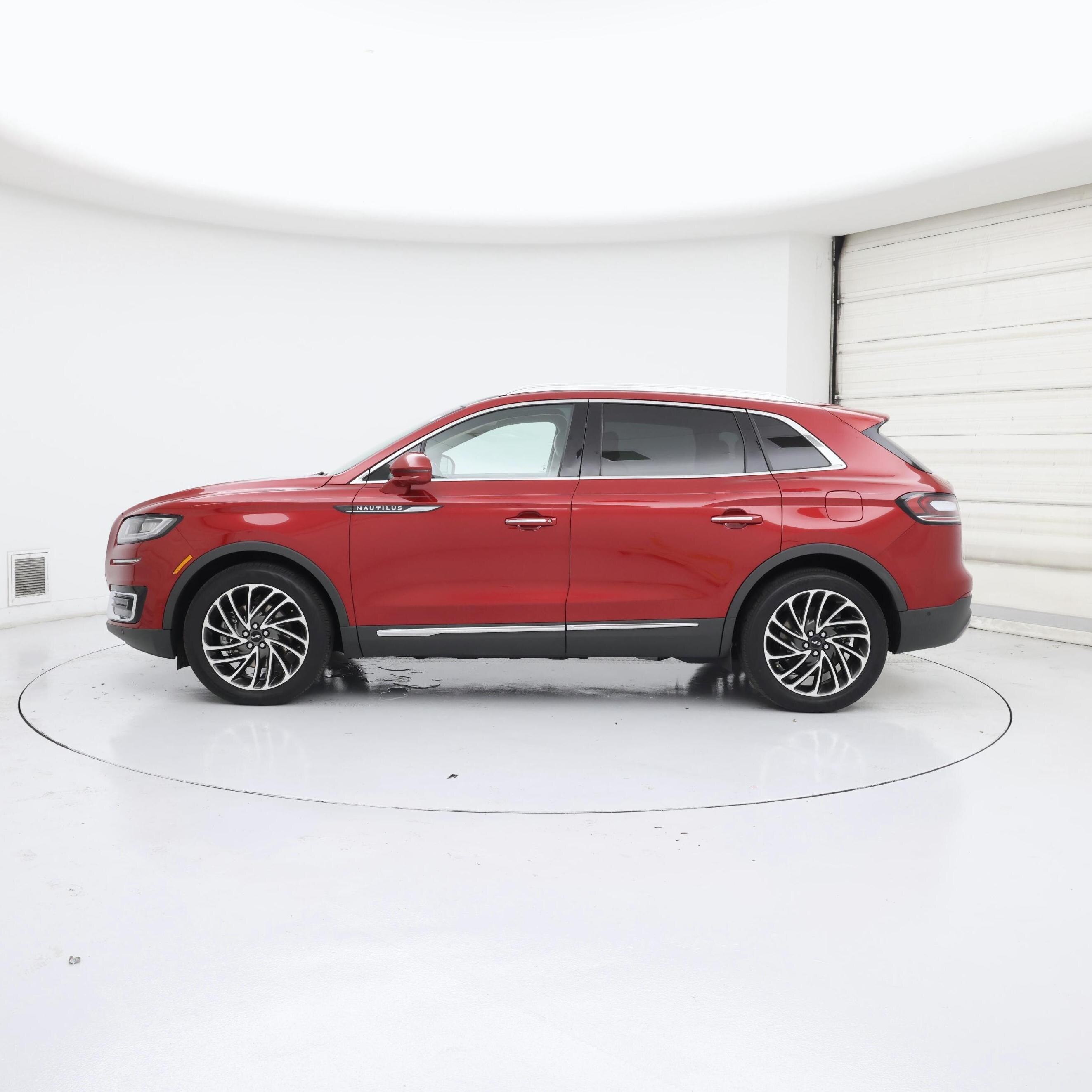 Thumbnail: 2020 Lincoln Nautilus - 3