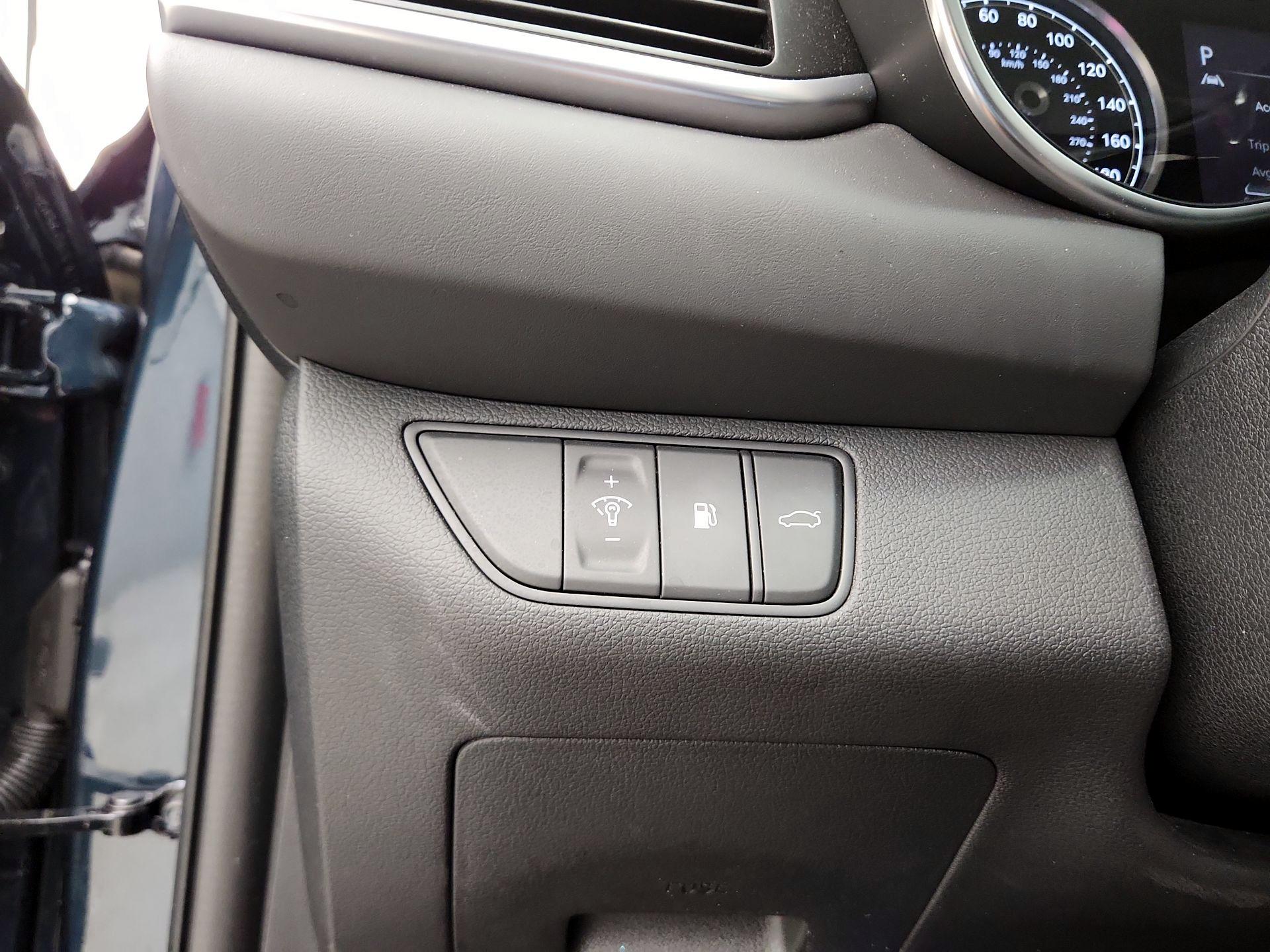 Thumbnail: 2023 Genesis G70 - 13