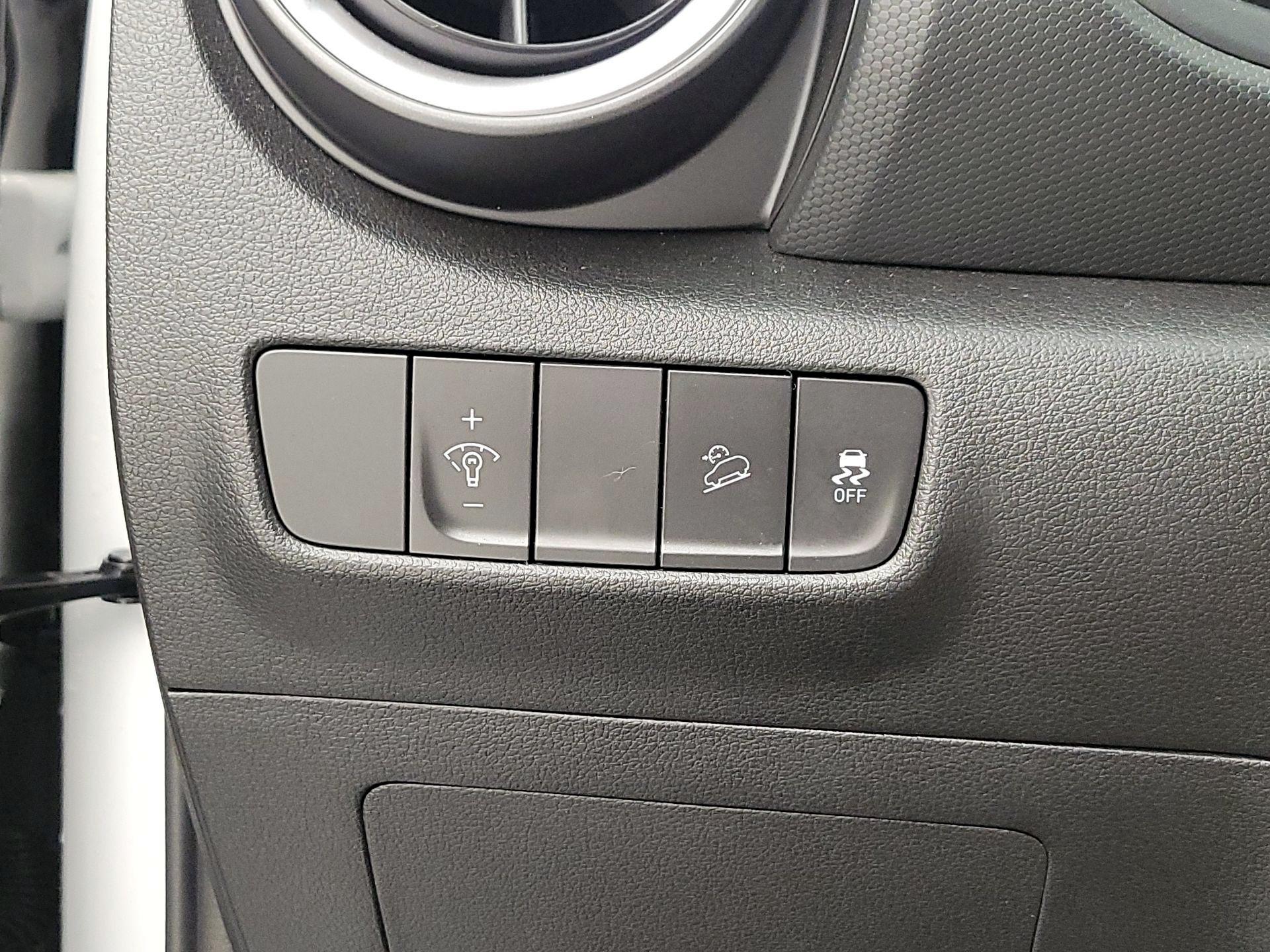 Thumbnail: 2023 Hyundai Kona - 13