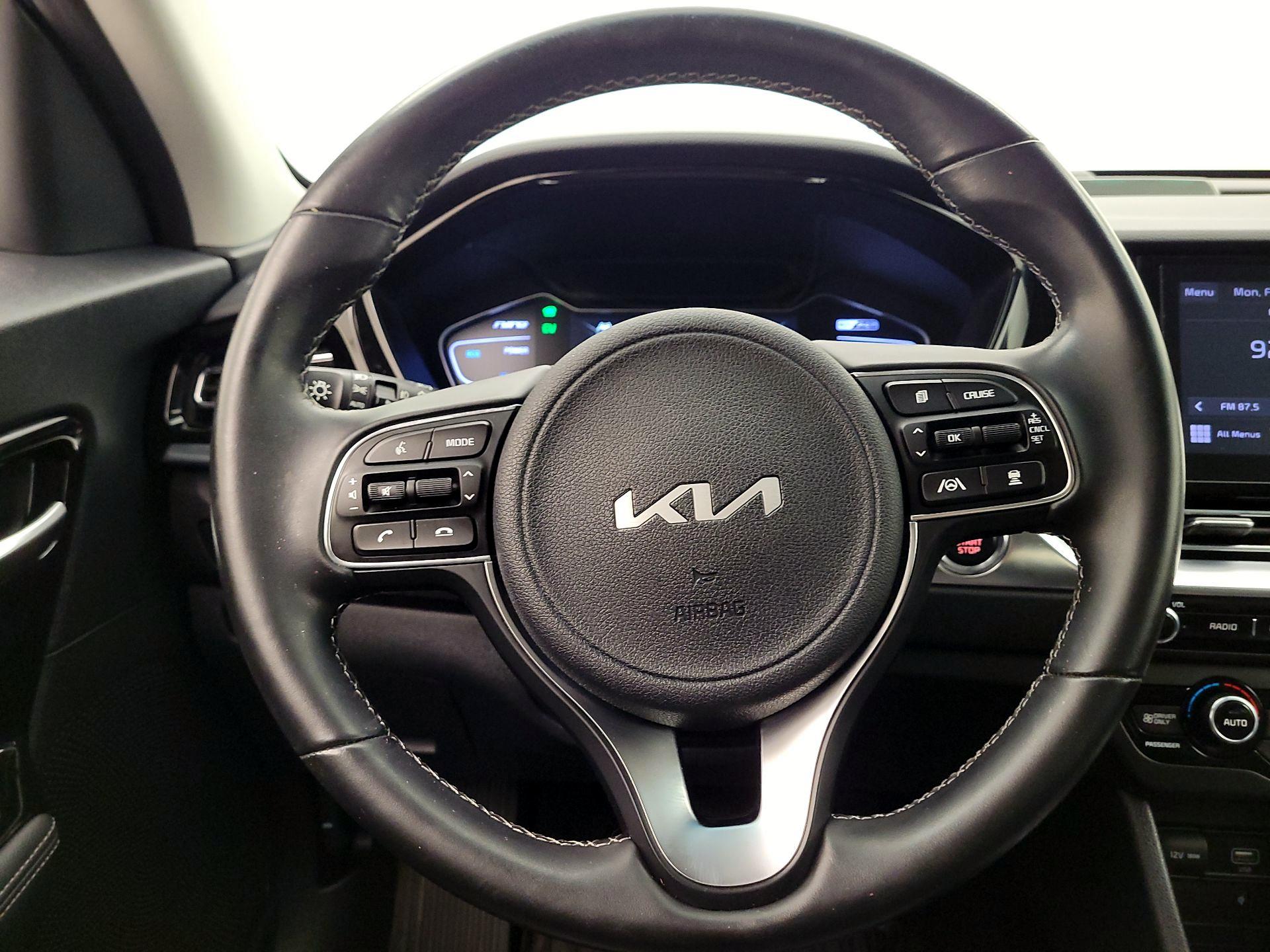 Thumbnail: 2022 Kia Niro - 10