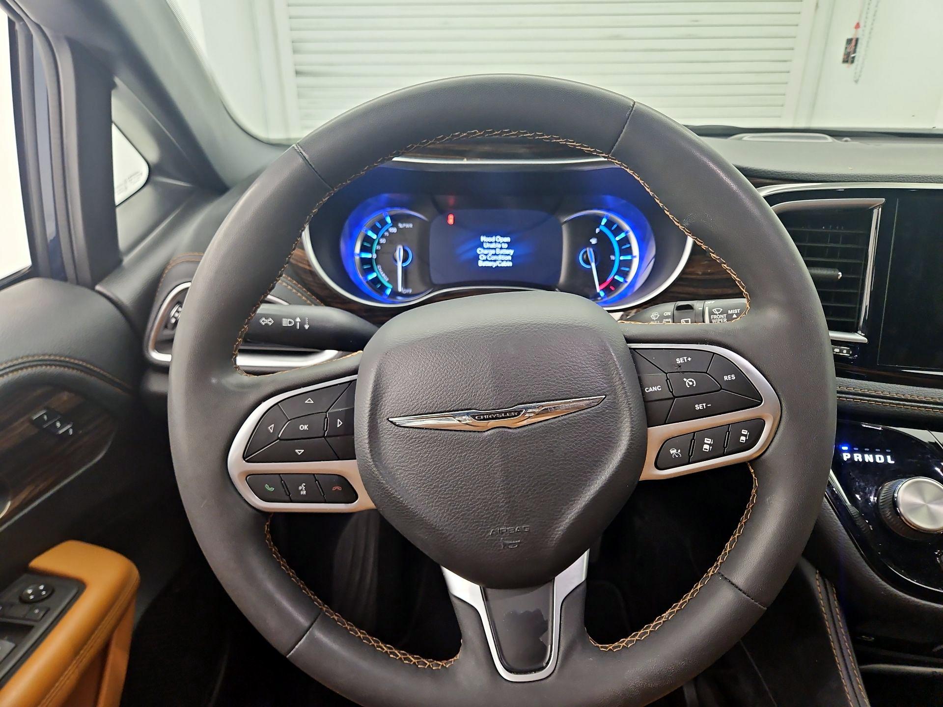 Thumbnail: 2022 Chrysler Pacifica - 10