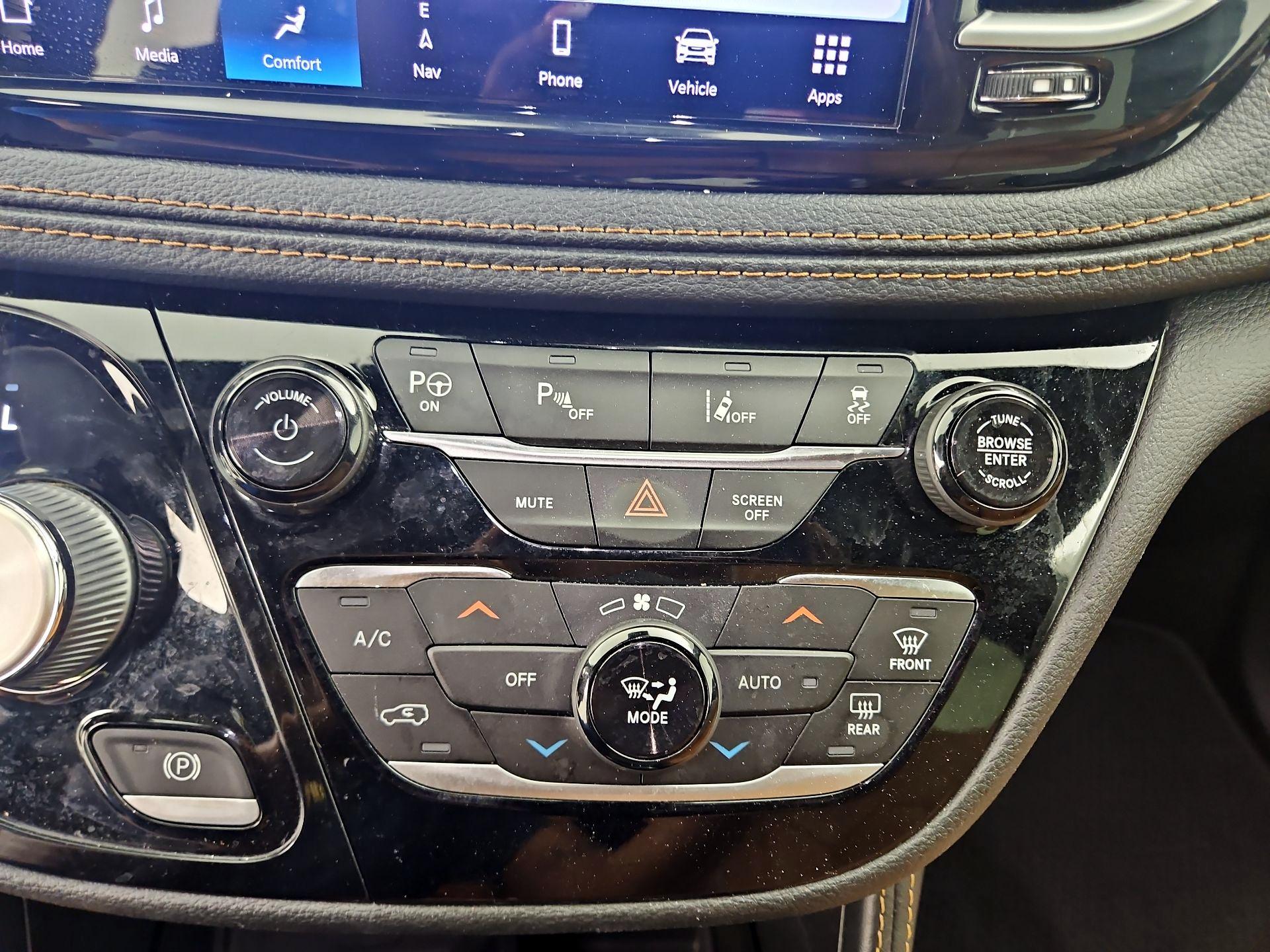 Thumbnail: 2022 Chrysler Pacifica - 17