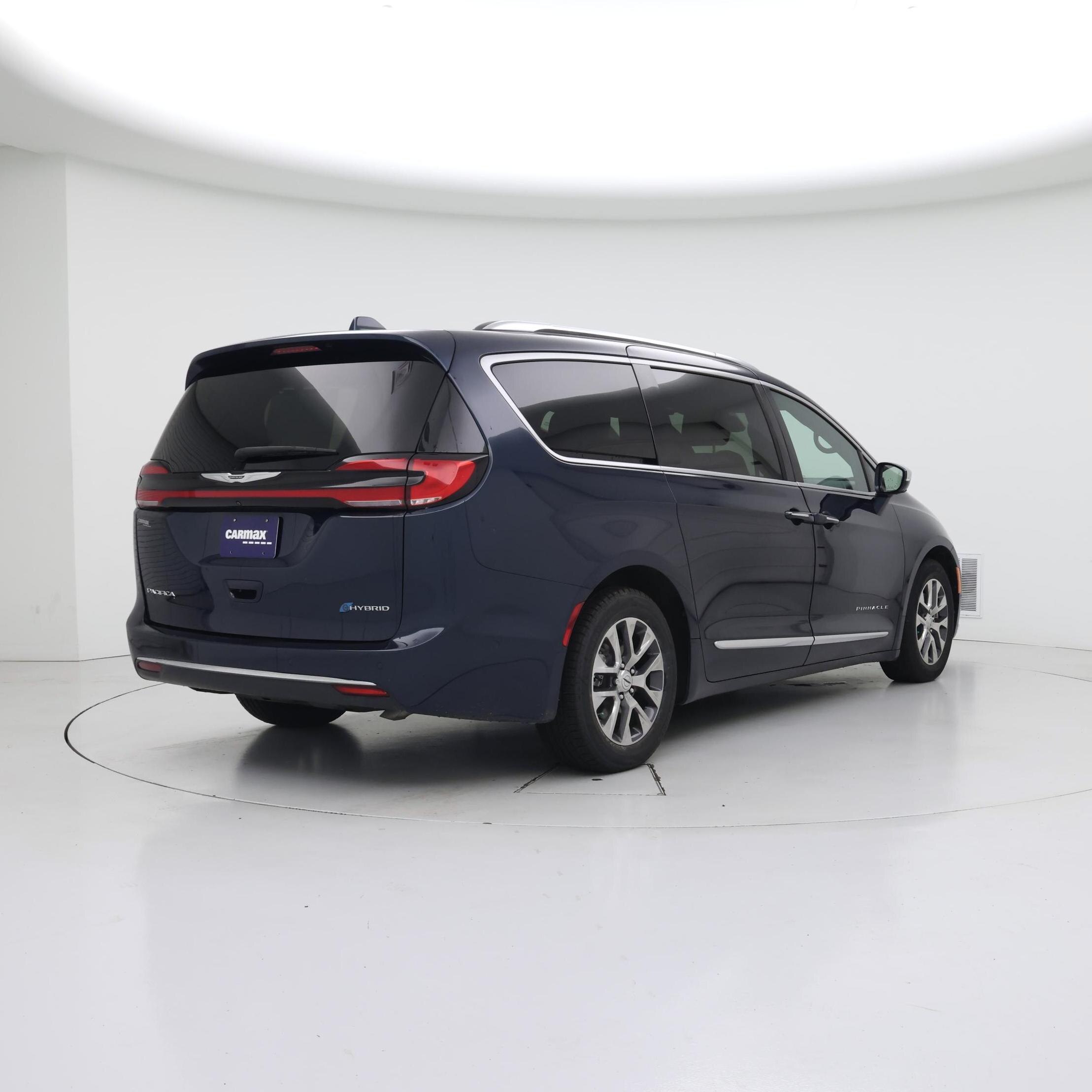 Thumbnail: 2022 Chrysler Pacifica - 8