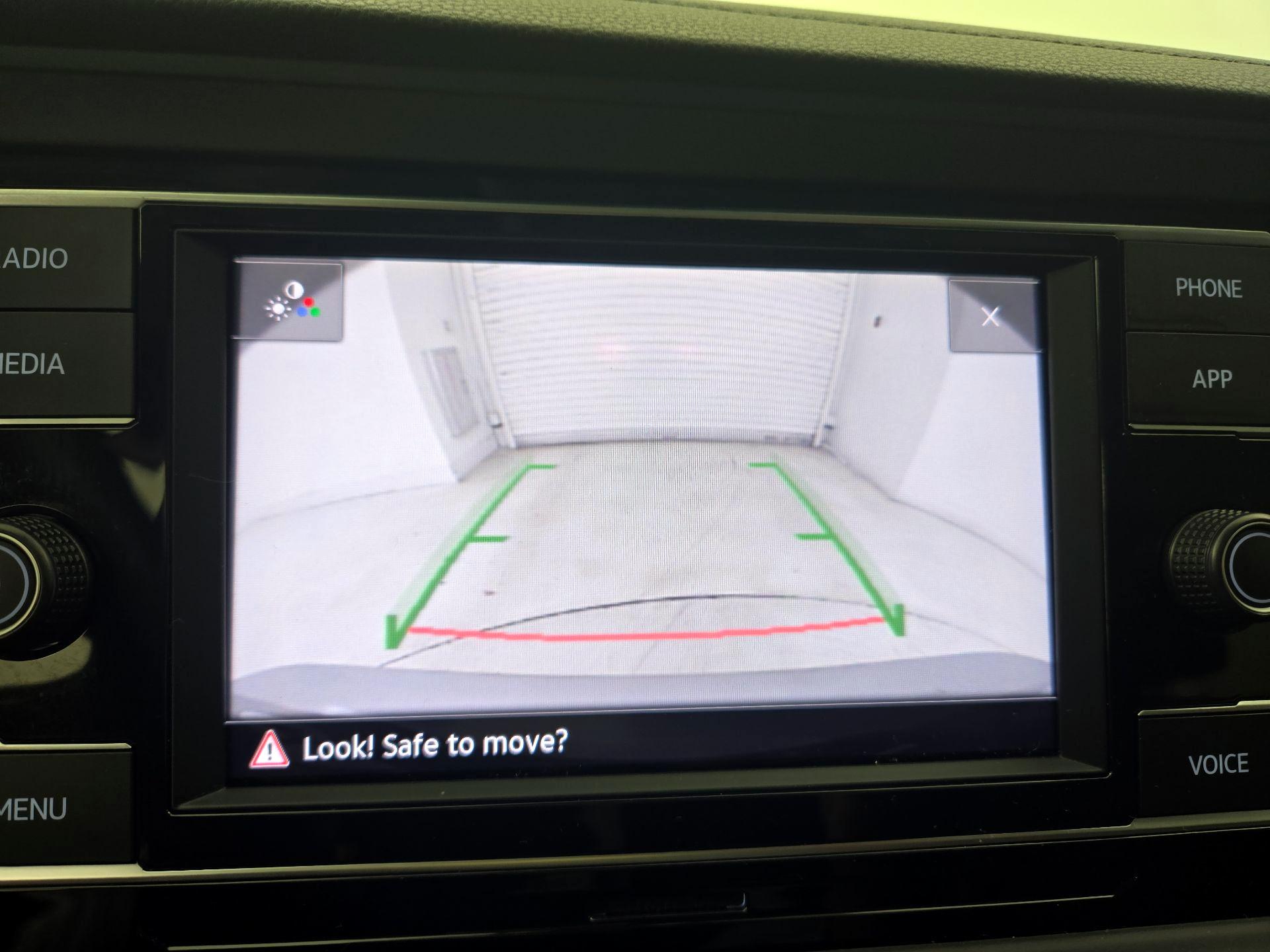 Thumbnail: 2023 Volkswagen Jetta - 14