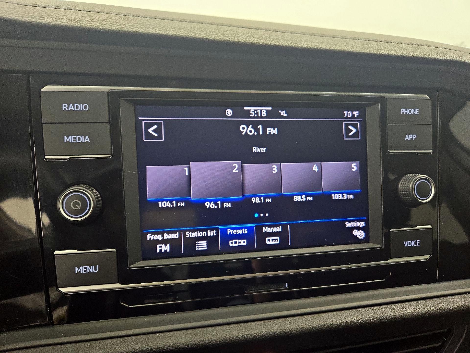 Thumbnail: 2023 Volkswagen Jetta - 15