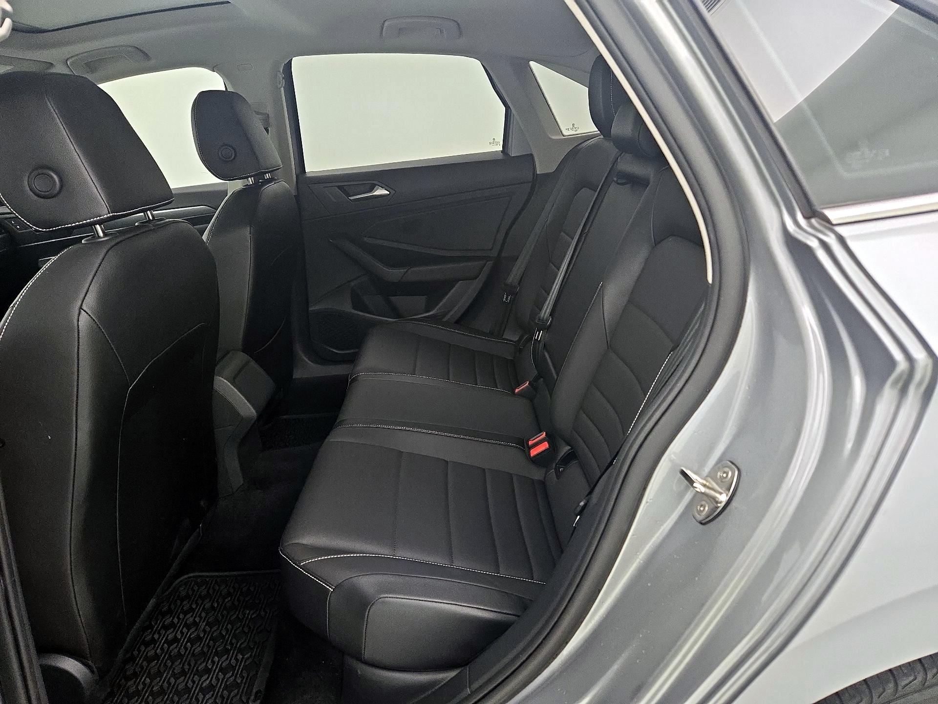 Thumbnail: 2023 Volkswagen Jetta - 20