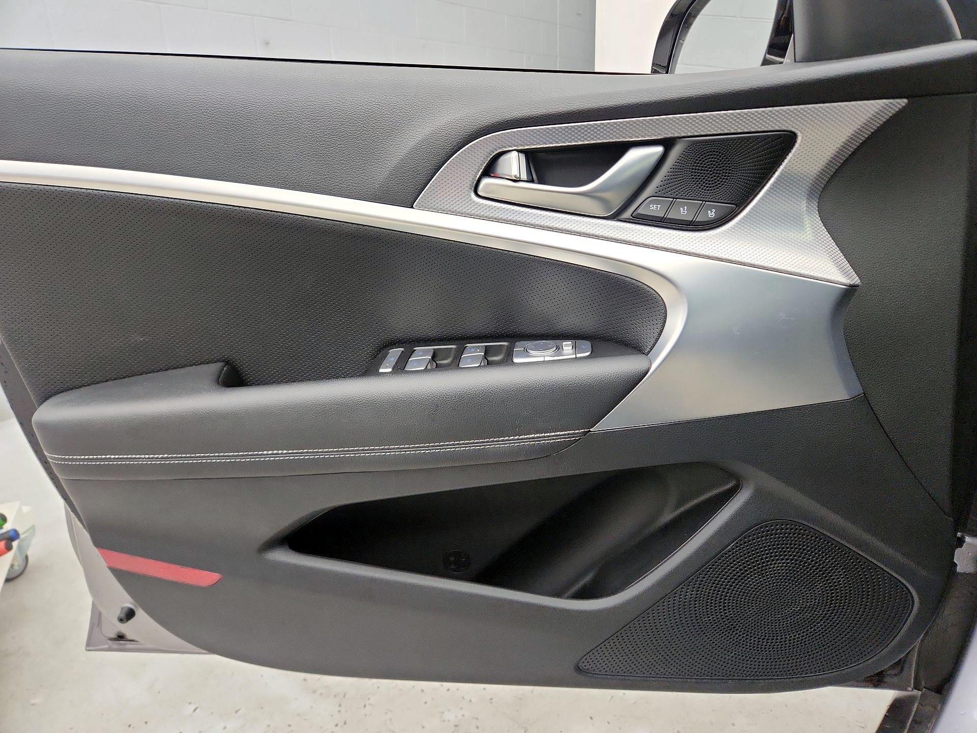 Thumbnail: 2022 Genesis G70 - 12