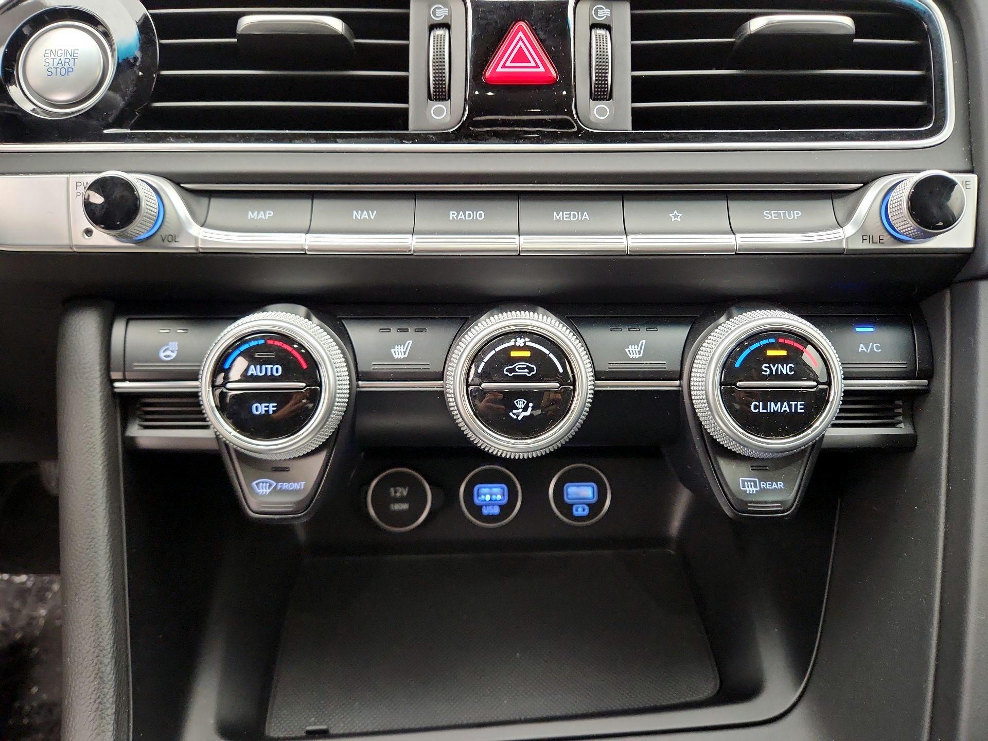 Thumbnail: 2022 Genesis G70 - 17