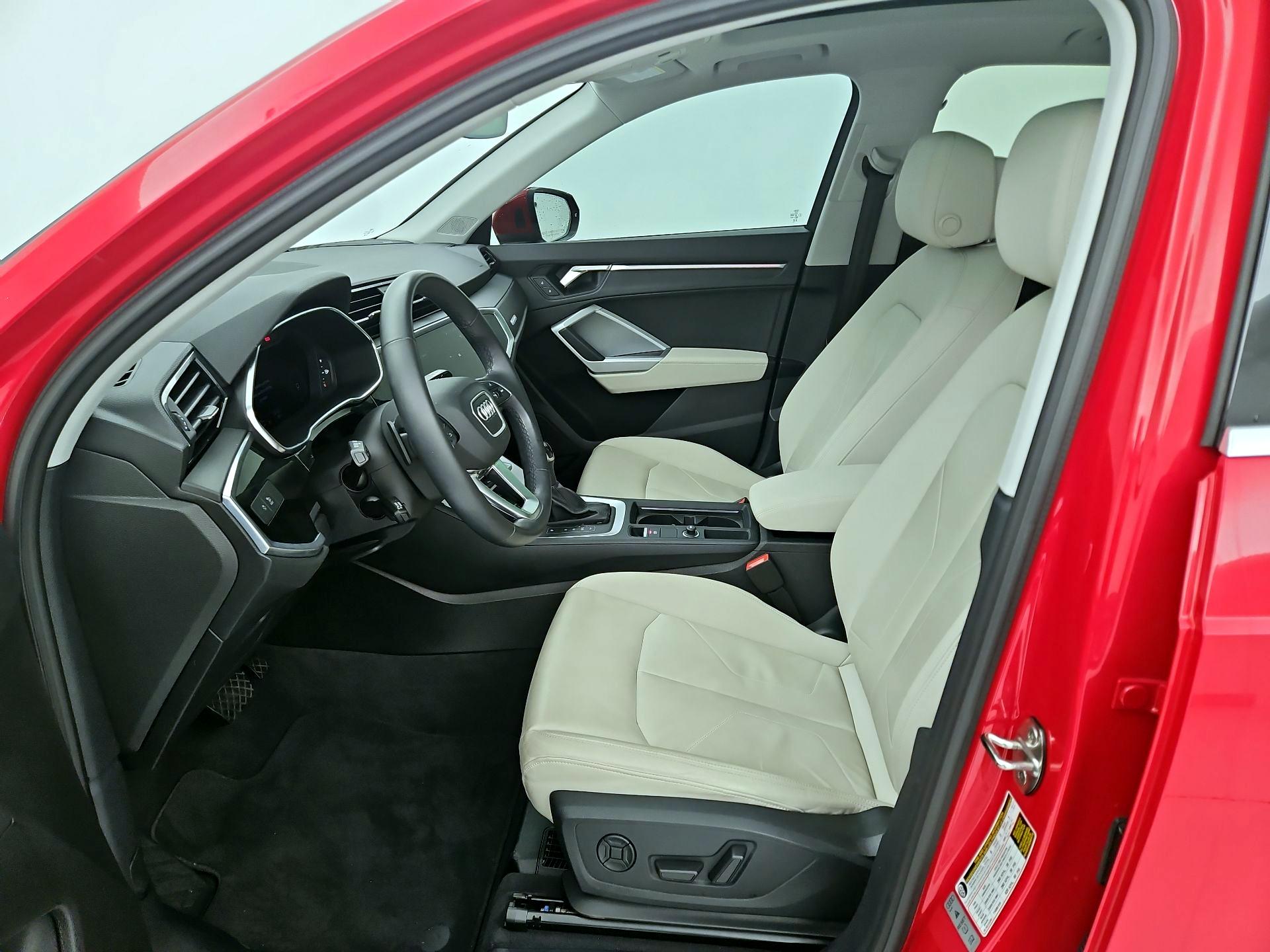 Thumbnail: 2023 Audi Q3 - 11