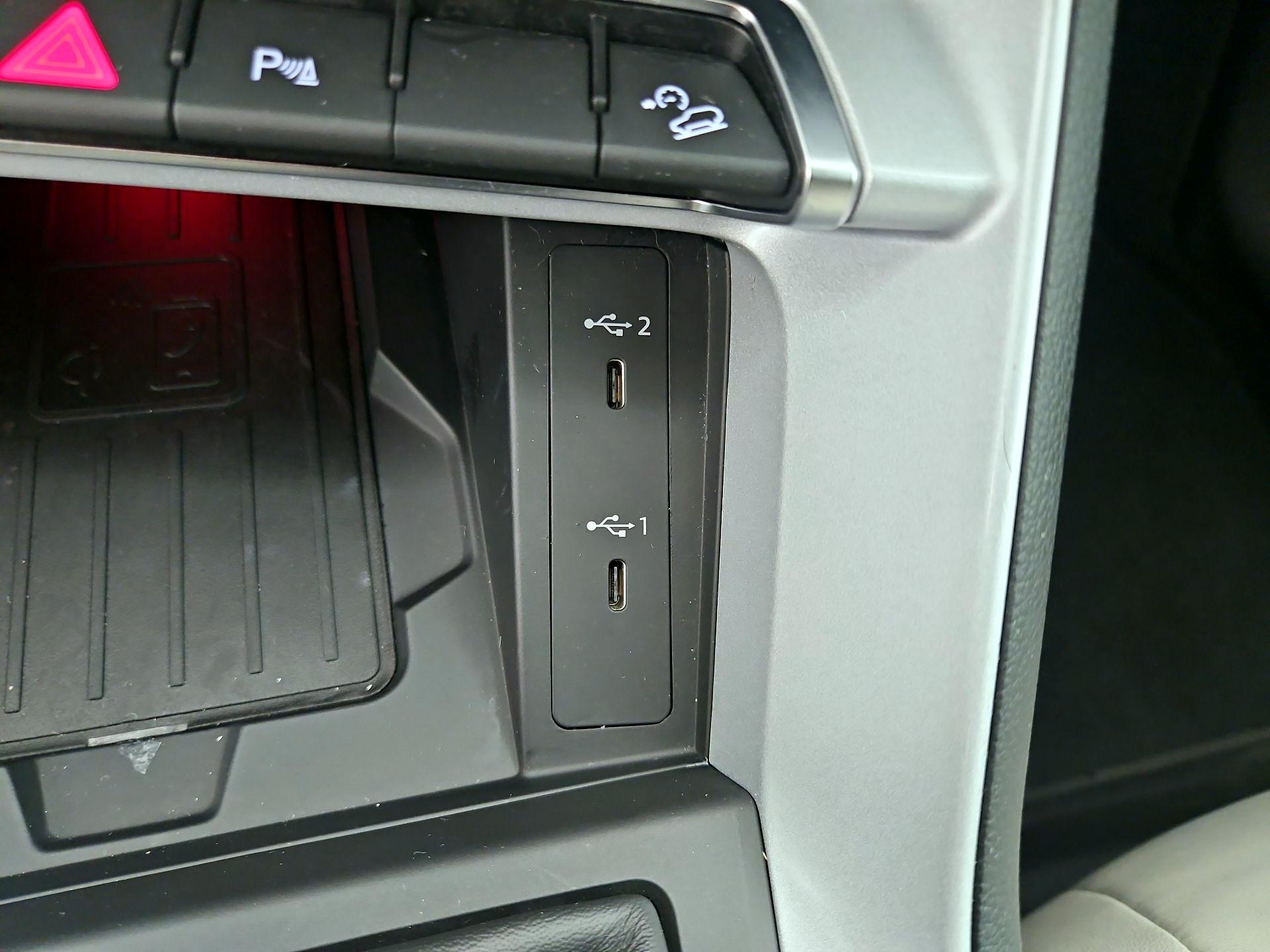 Thumbnail: 2023 Audi Q3 - 19