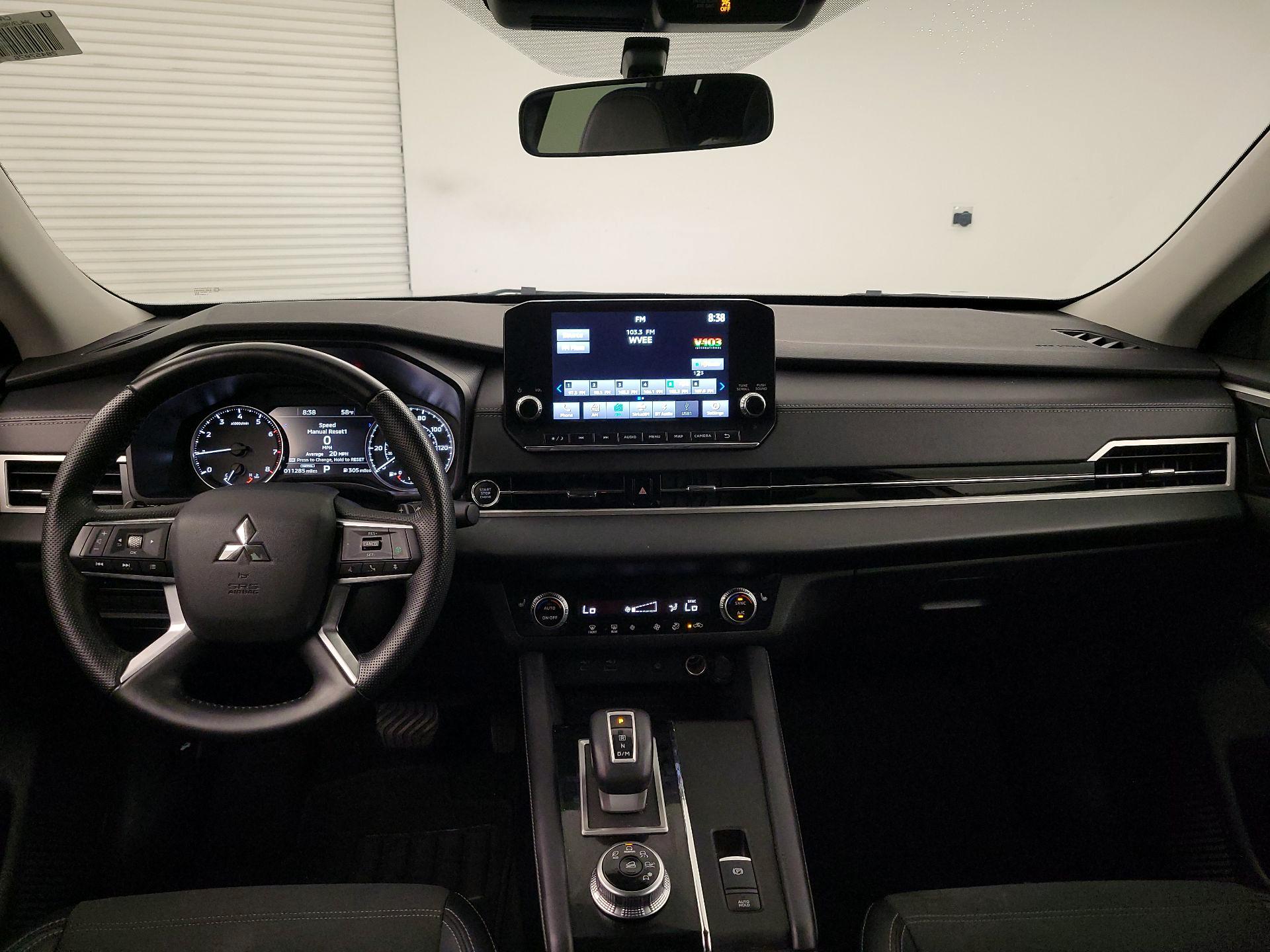 Thumbnail: 2024 Mitsubishi Outlander - 9