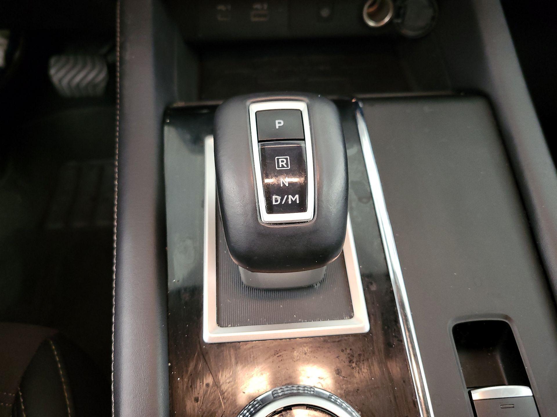 Thumbnail: 2024 Mitsubishi Outlander - 17