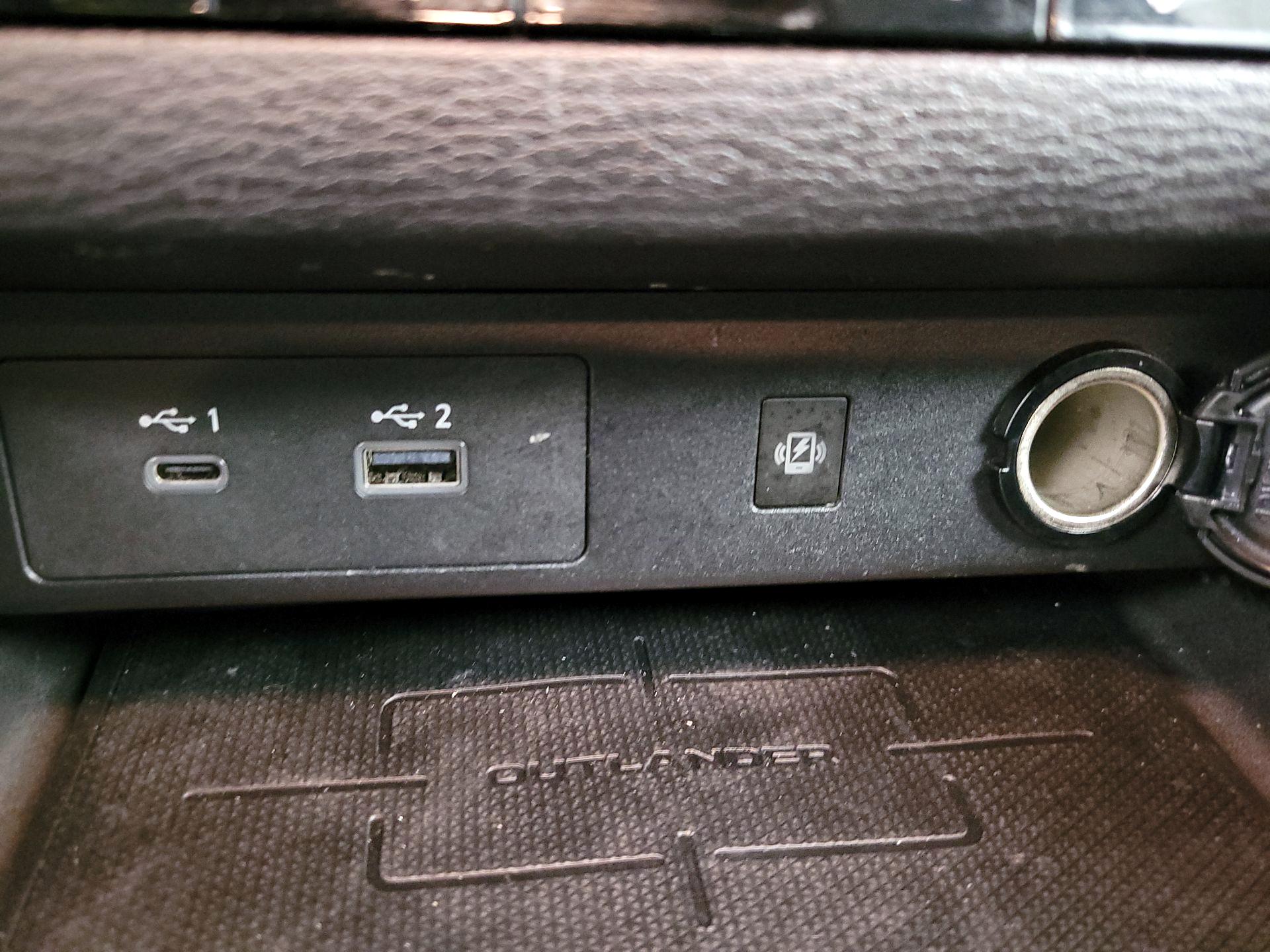 Thumbnail: 2024 Mitsubishi Outlander - 18