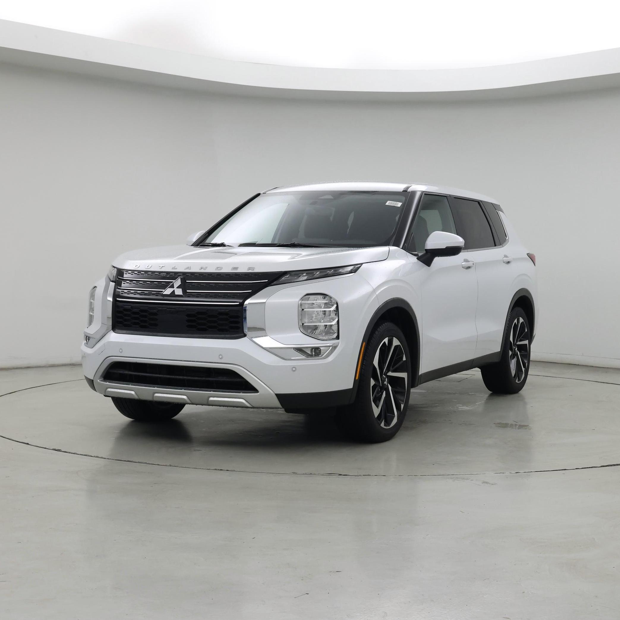 Thumbnail: 2024 Mitsubishi Outlander - 4