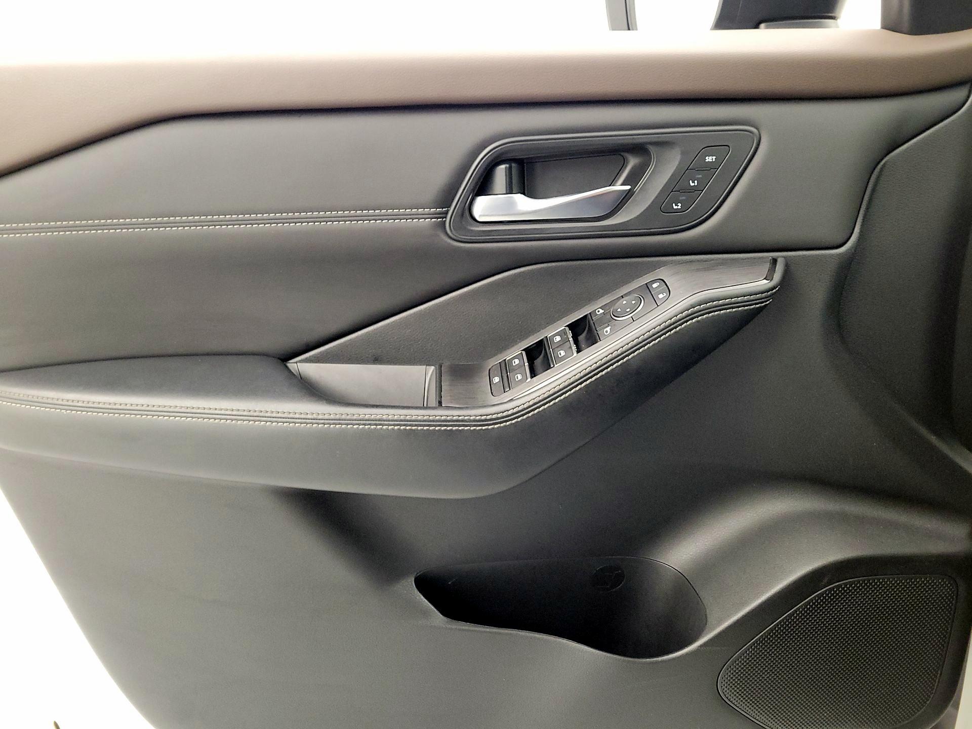 Thumbnail: 2023 Nissan Rogue - 12