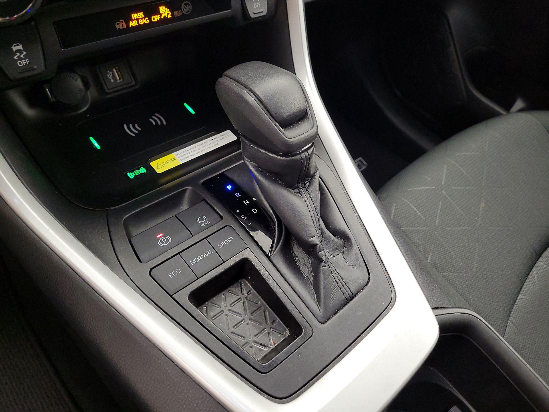 Thumbnail: 2024 Toyota RAV4 - 17