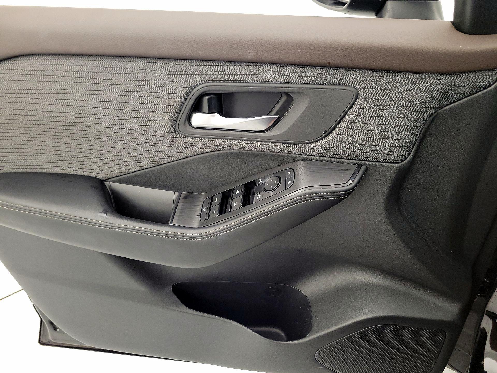 Thumbnail: 2023 Nissan Rogue - 12