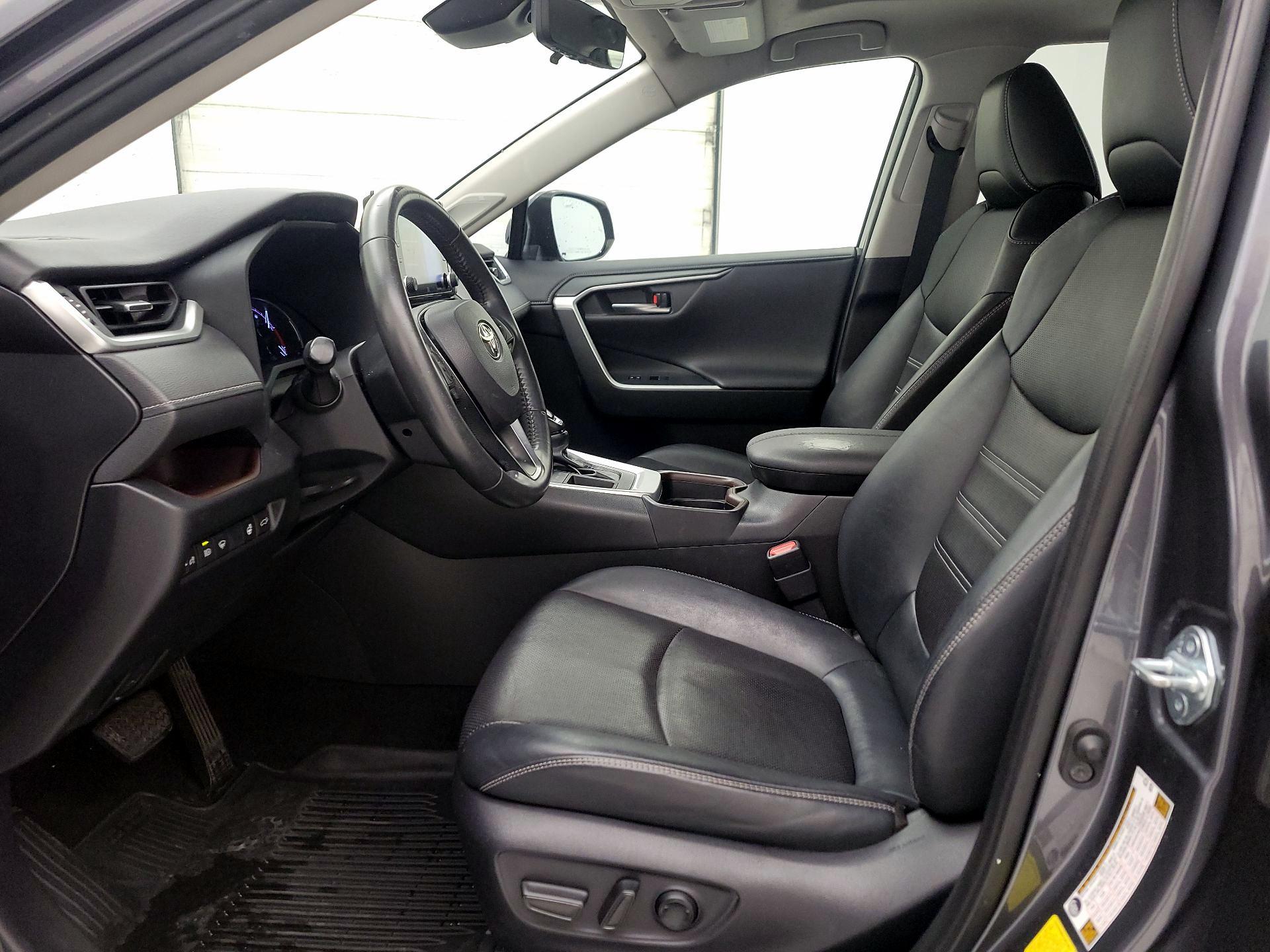 Thumbnail: 2021 Toyota RAV4 - 11