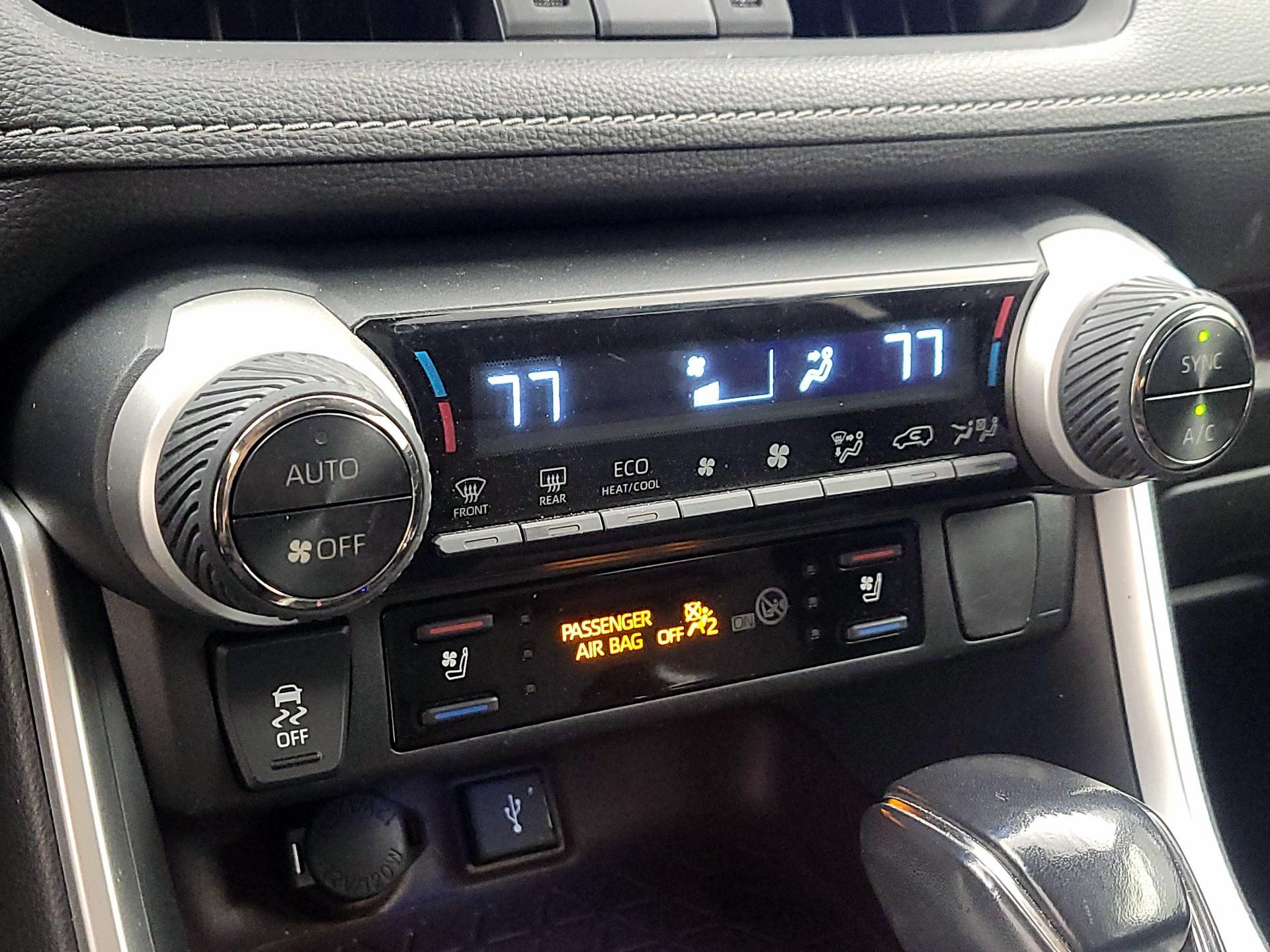 Thumbnail: 2021 Toyota RAV4 - 16